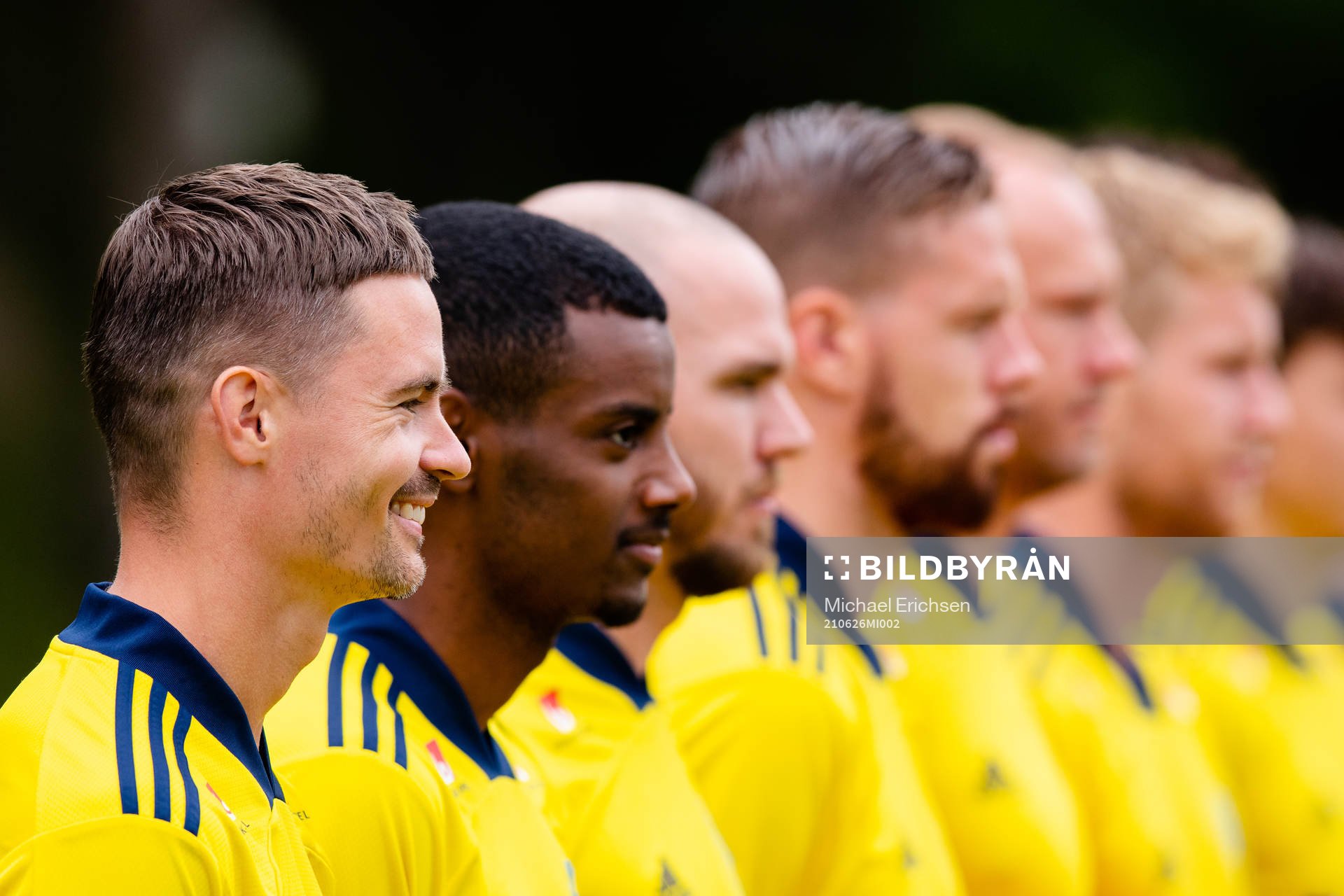 Mikael Lustig and Alexander Isak of the Swedish national