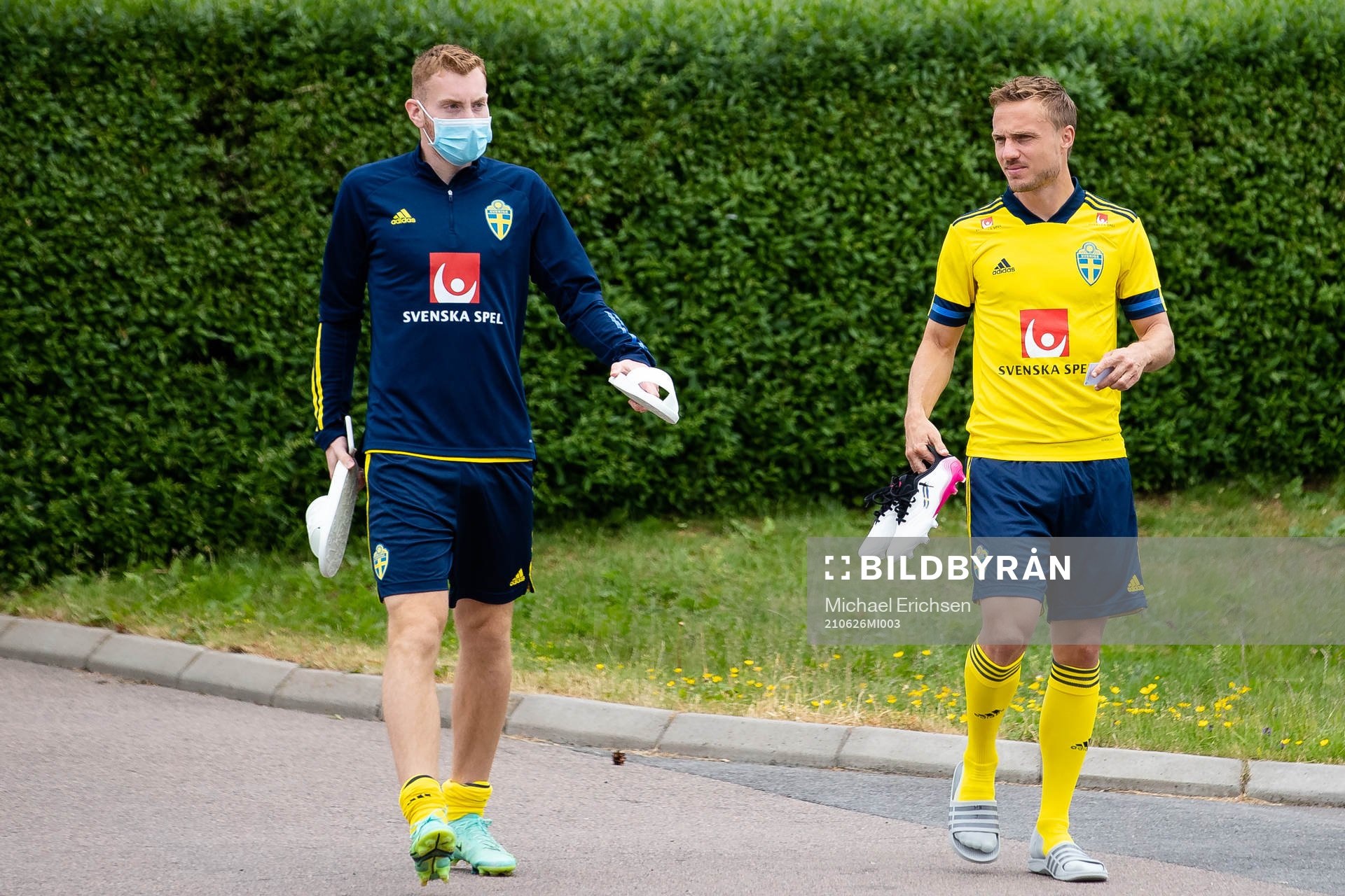 Dejan Kulusevski and Pierre Bengtsson  of the Swedish
