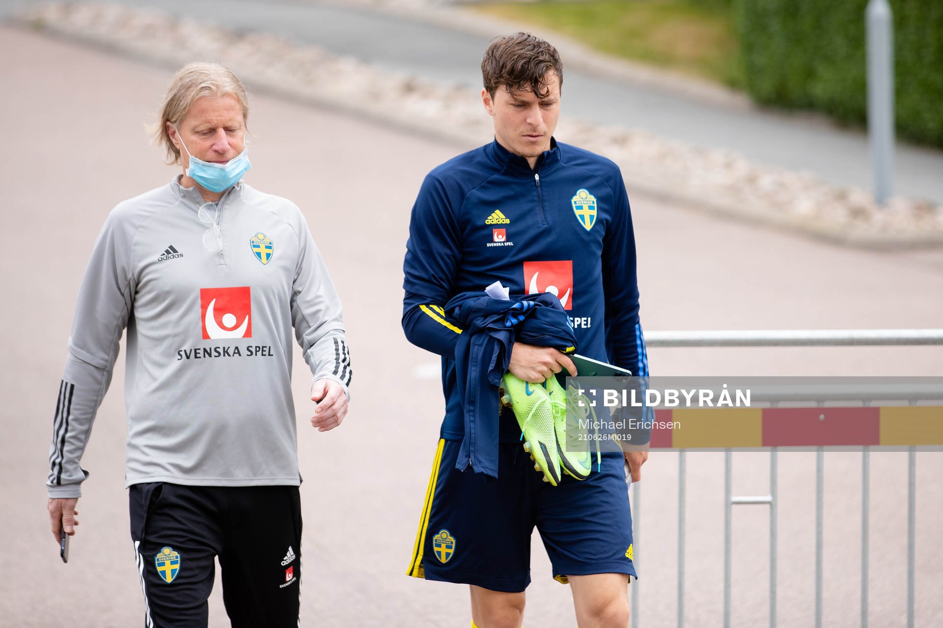 Team manager Stefan Pettersson and Victor Nilsson Lindelöf of the Swedish national football team before the official team photo during the UEFA Euro 2020 Football Championship on June 26, 2021 in Gothenburg.