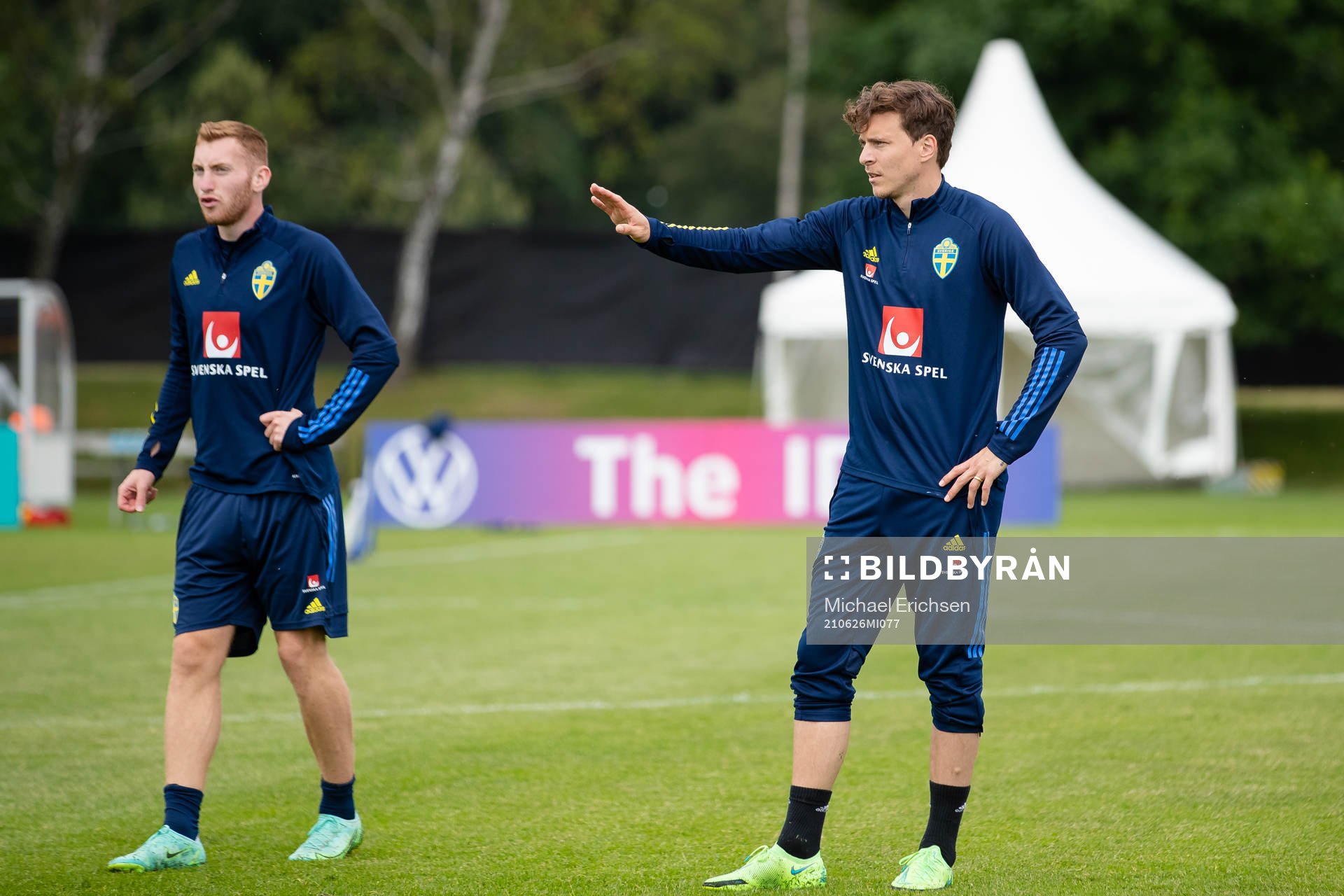Dejan Kulusevski and Victor Nilsson Lindelöf  of the