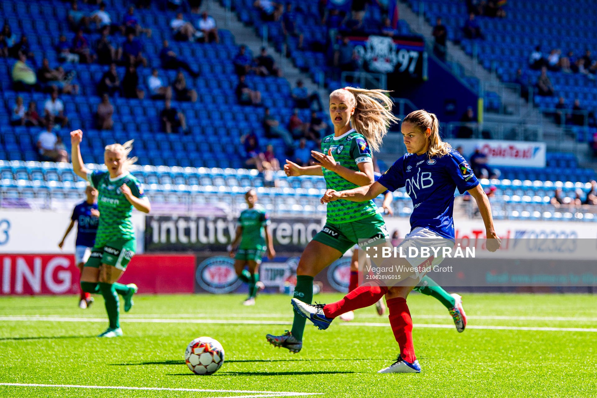 Andrine Tomter of Vålerenga scores the 2-0 goal