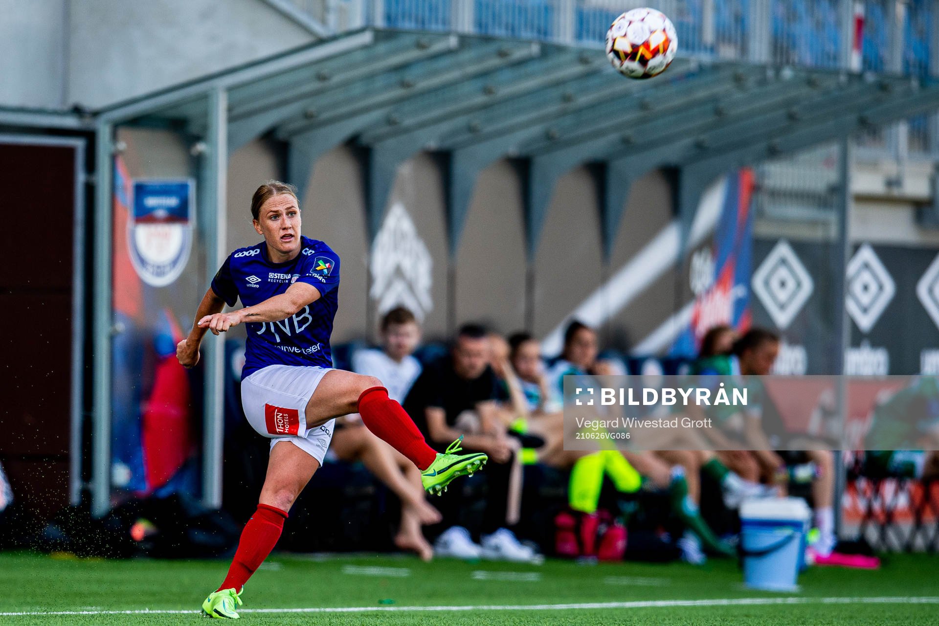 Catherine Bott of Vålerenga