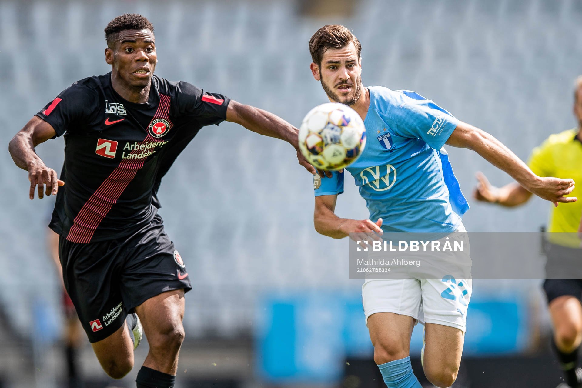 Midtjyllands Raphael Onyedika och Malmö FFs Adi Nalic