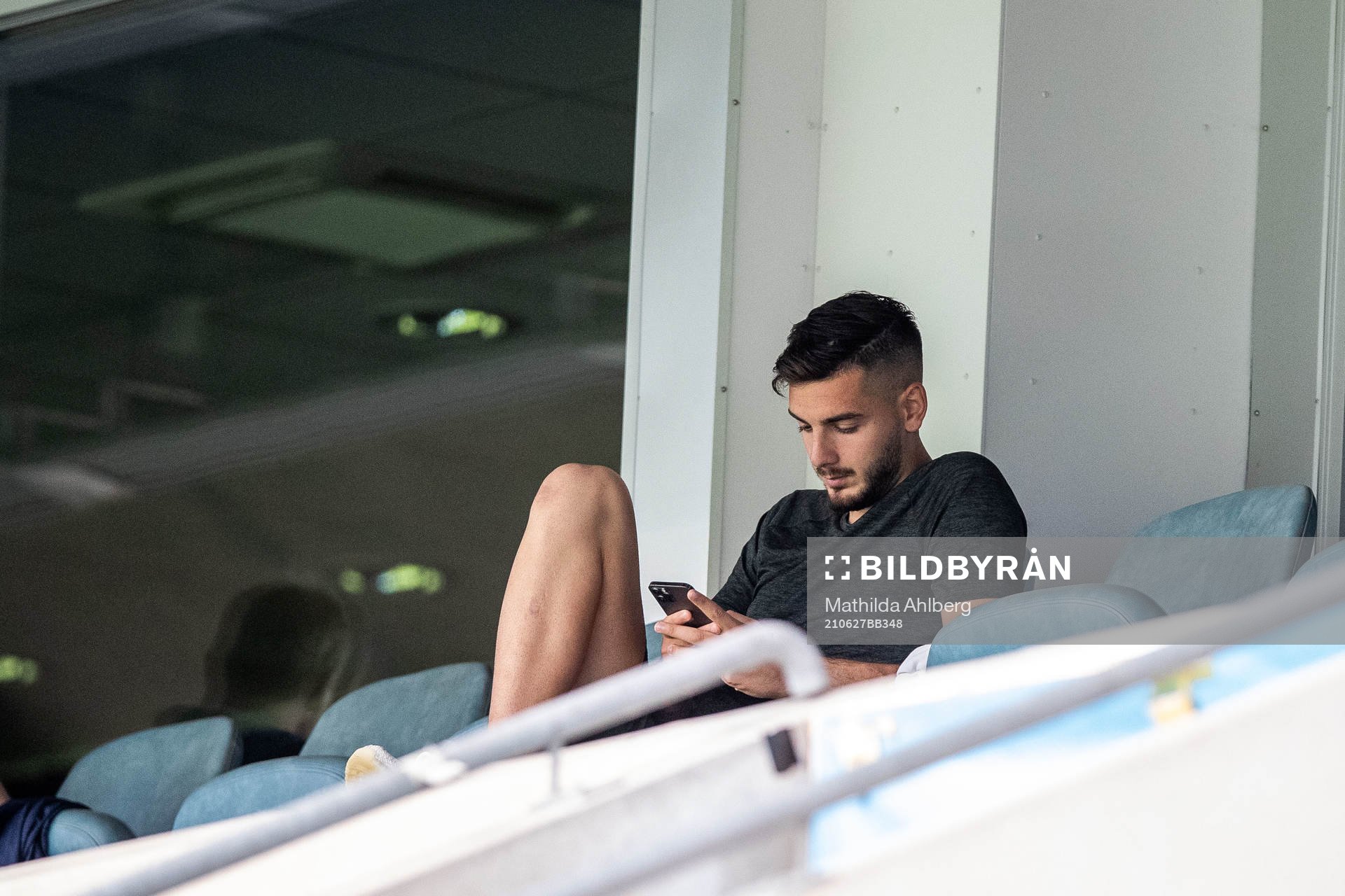 Malmö FFs målvakt Marko Johansson på läktaren