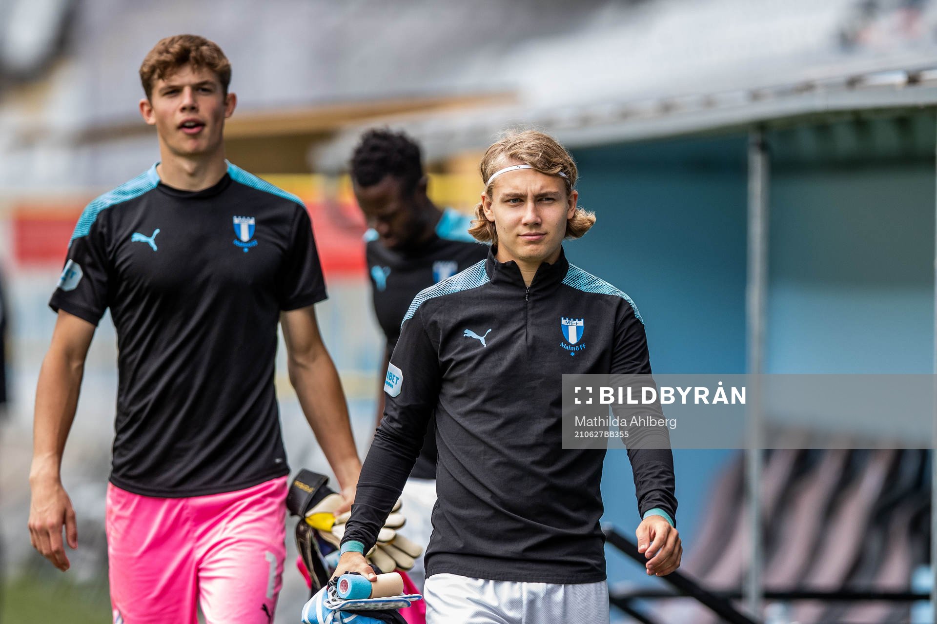 Malmö FFs målvakt Melker Ellborg och Sebastian Nanasi