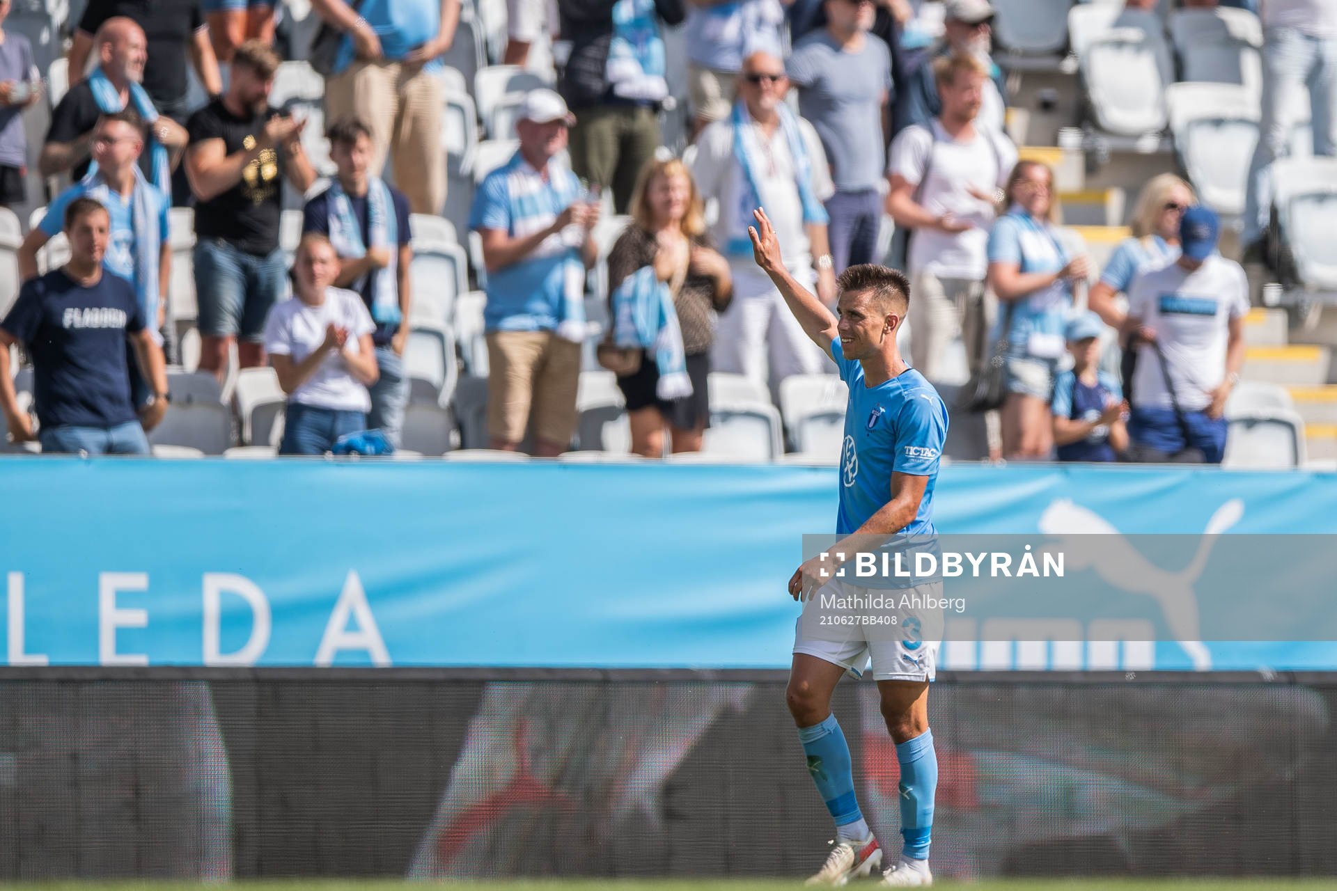 Malmö FFs Jonas Knudsen tackar publiken