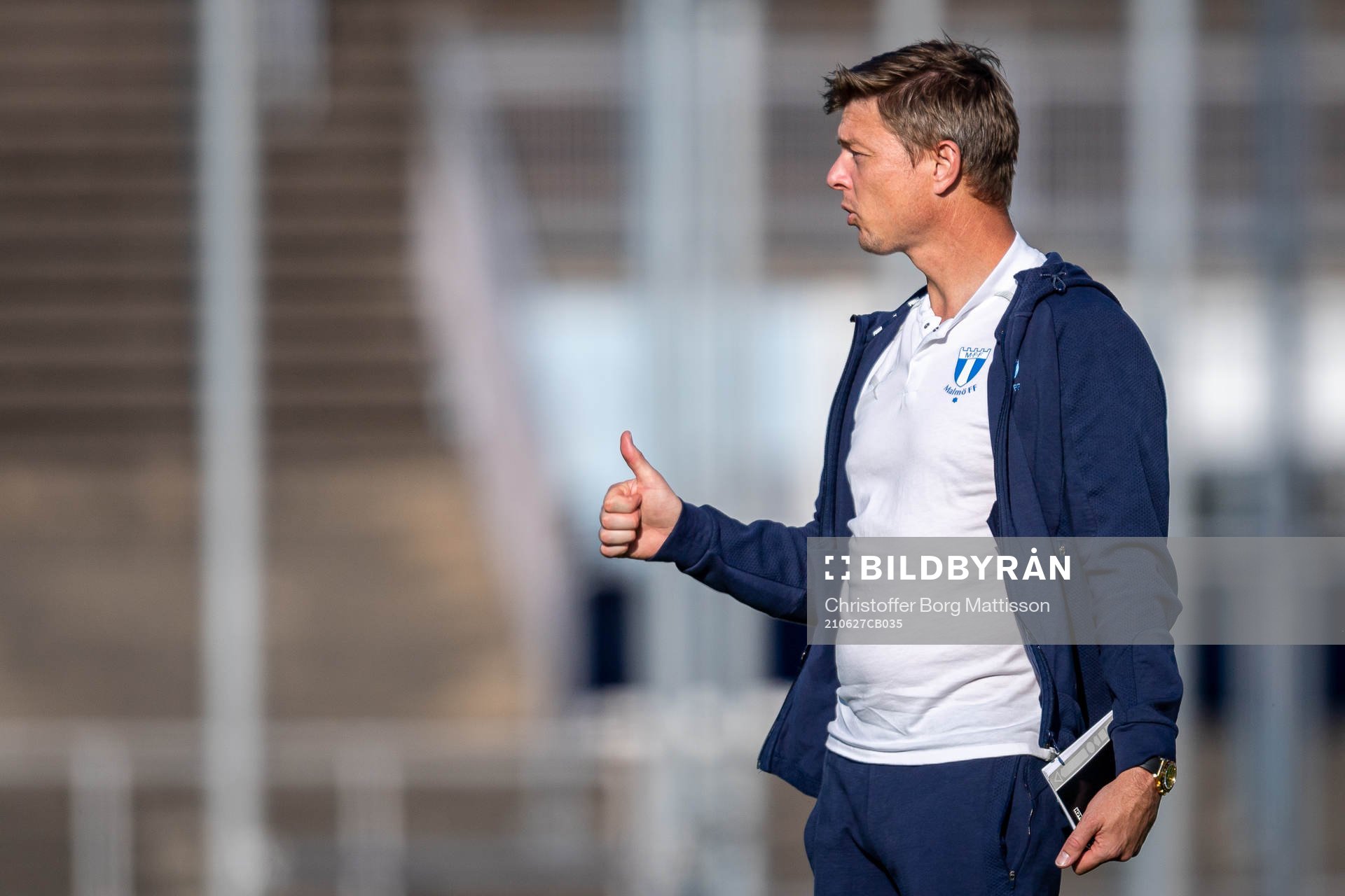 Malmö FFs huvudtränare Jon Dahl Tomasson jublar