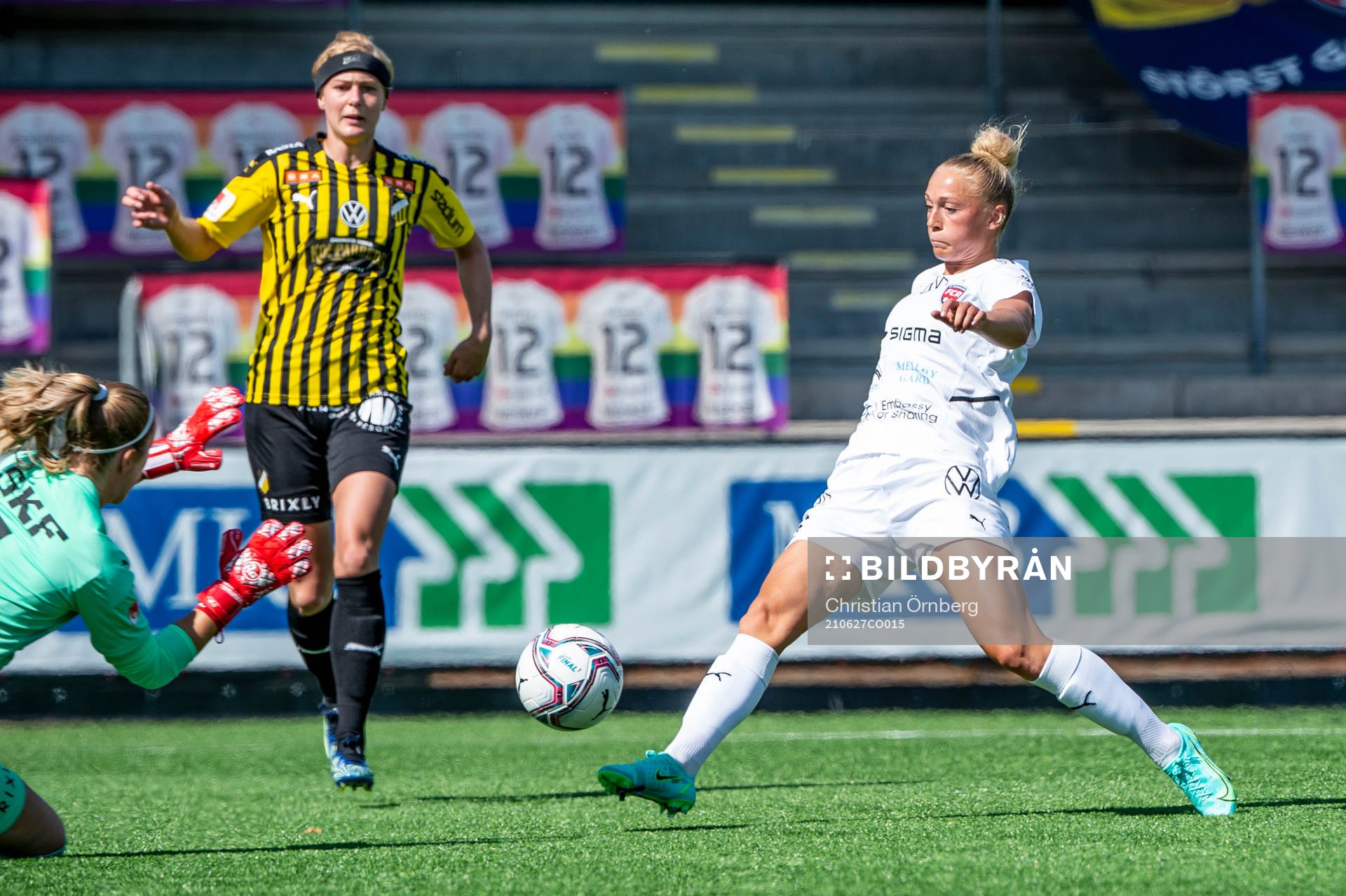 Rosengårds Hanna Bennison sätter 1-0 på Häckens