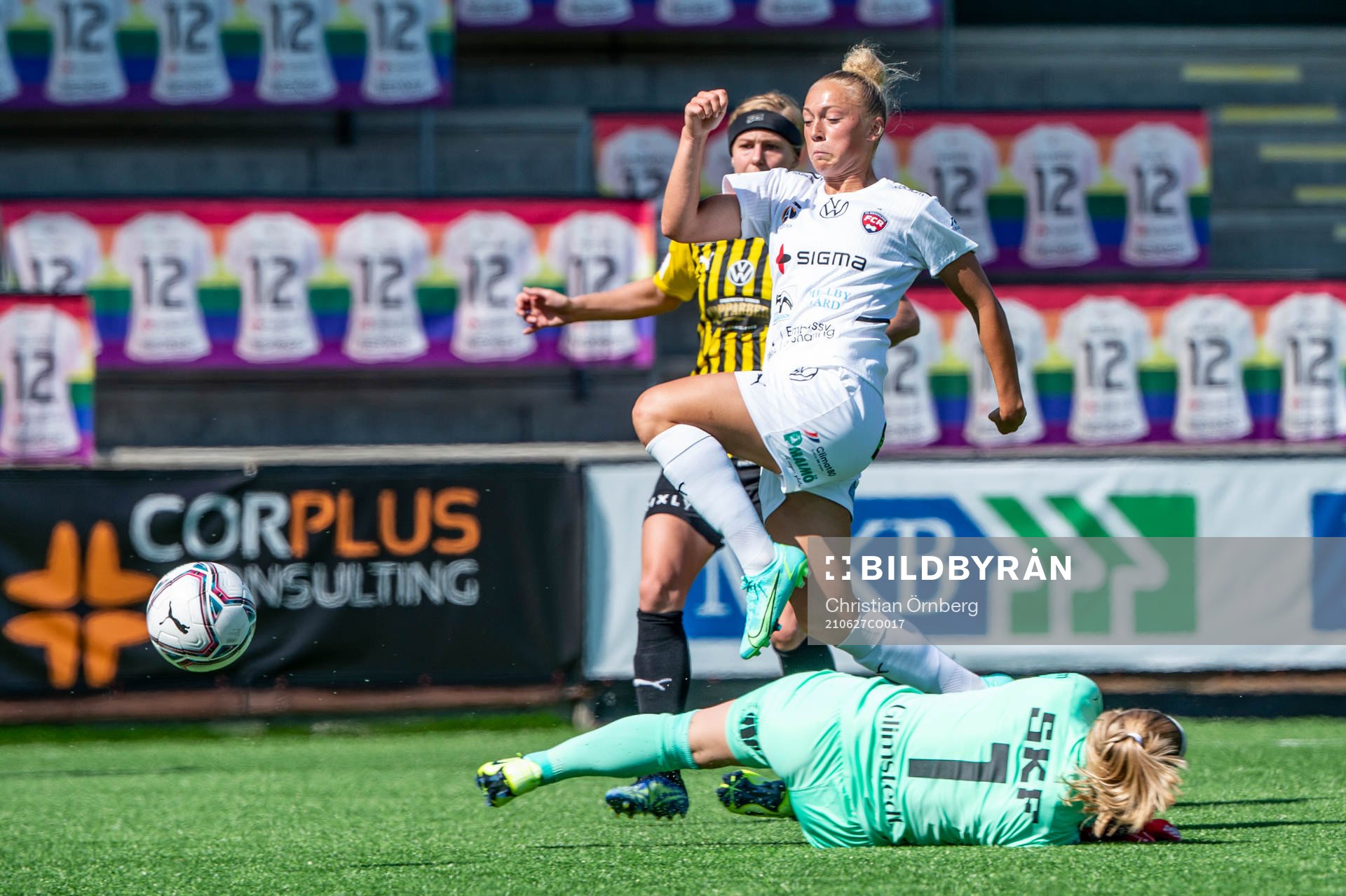Rosengårds Hanna Bennison sätter 1-0 på Häckens