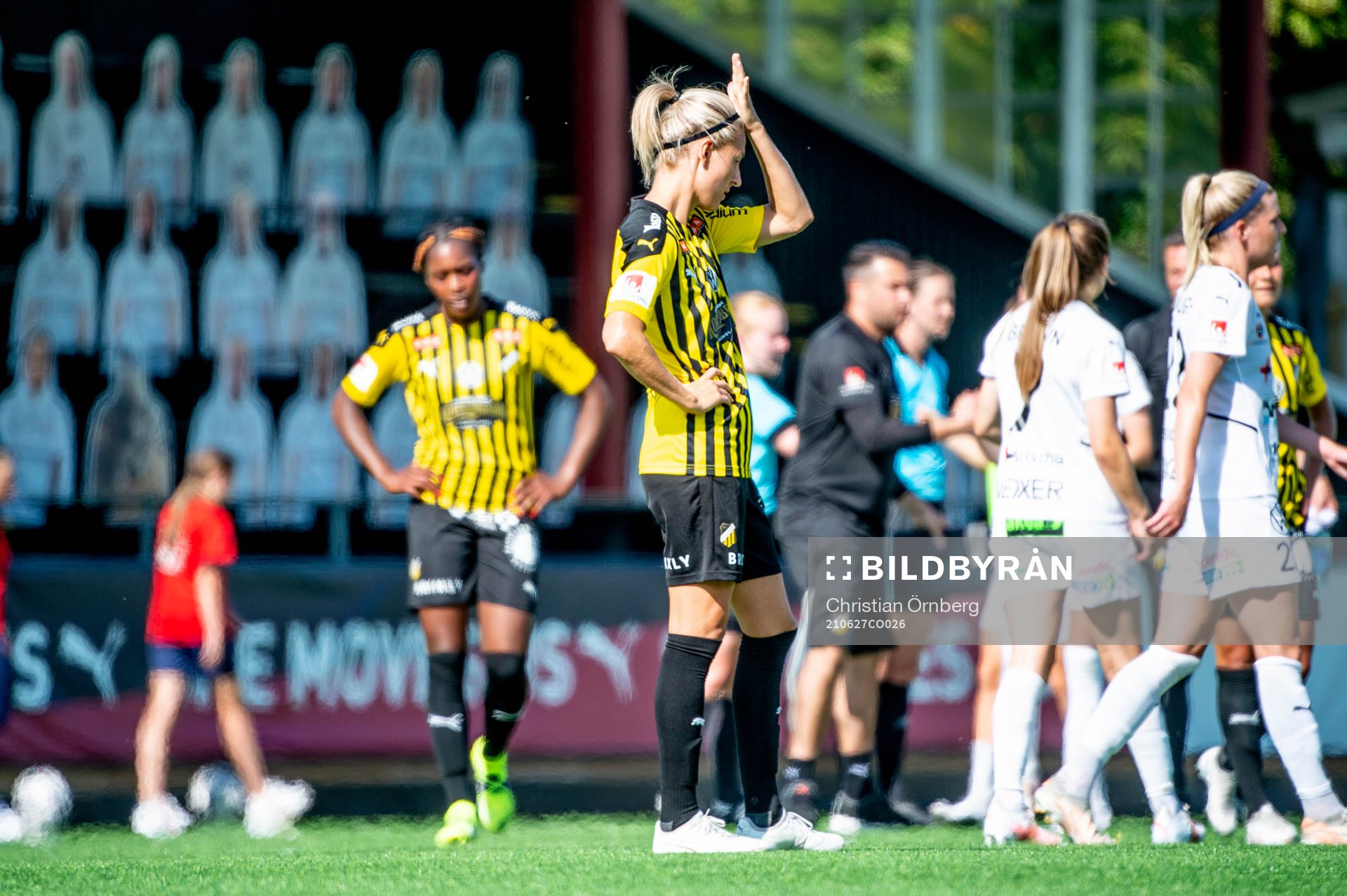 Häckens Emma Kullberg deppar med lagkamraterna