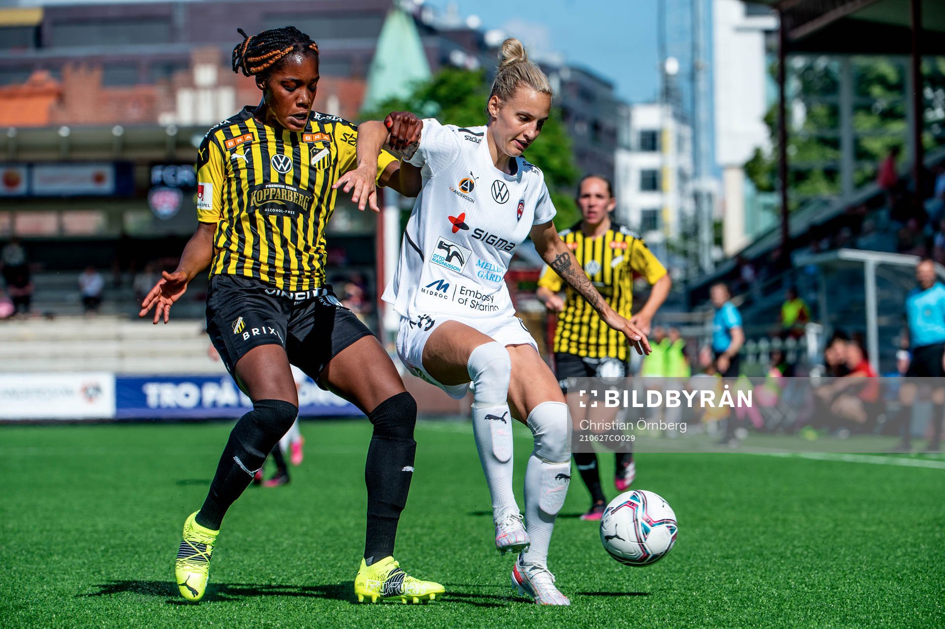 Häckens Evelyn Ijeh mot Rosengårds Nathalie Björn