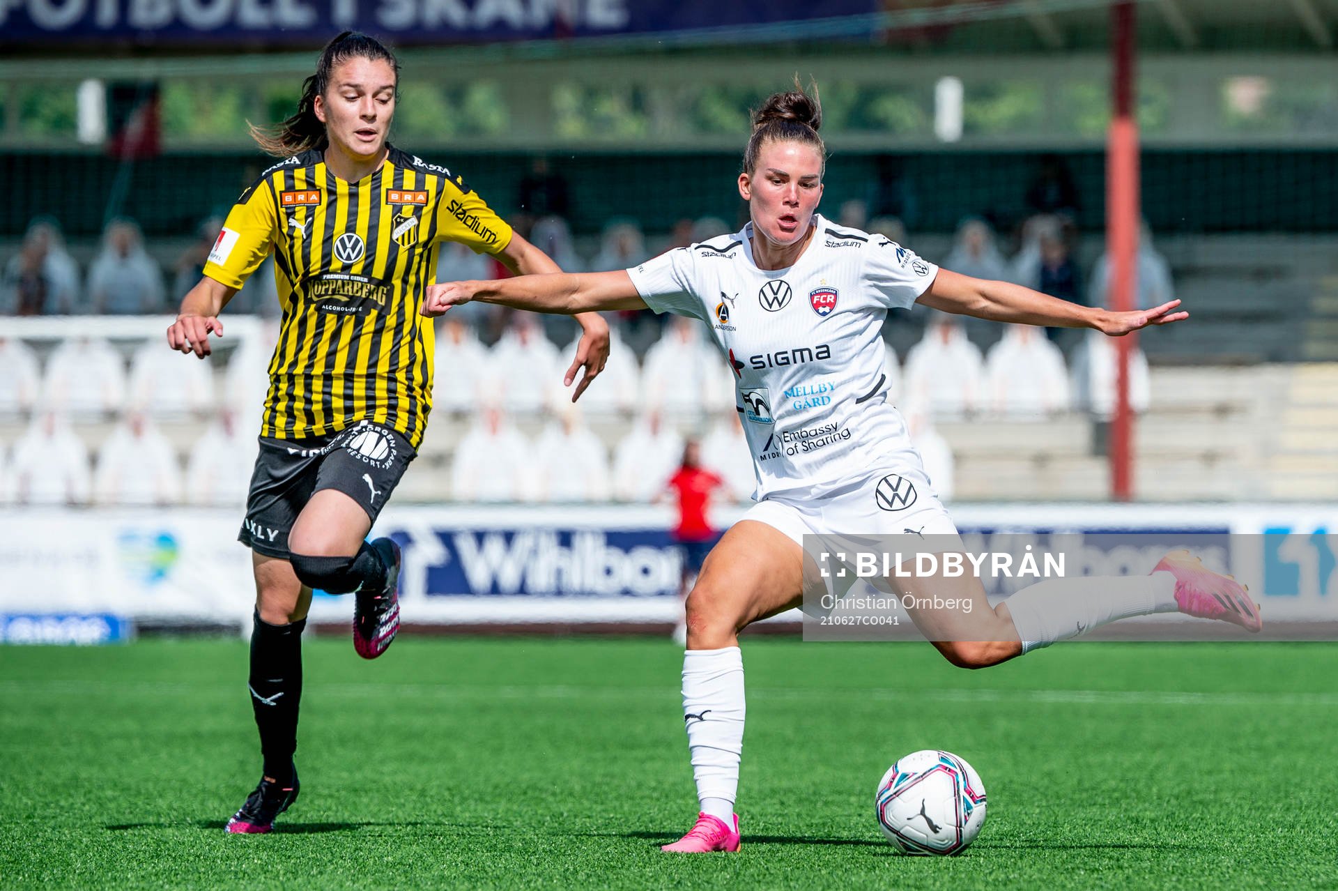Rosengårds Katrine Veje mot Häckens Anna Julia Csiki