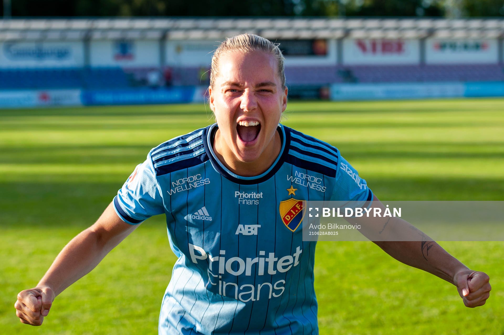 Djurgårdens Fanny Lång jublar