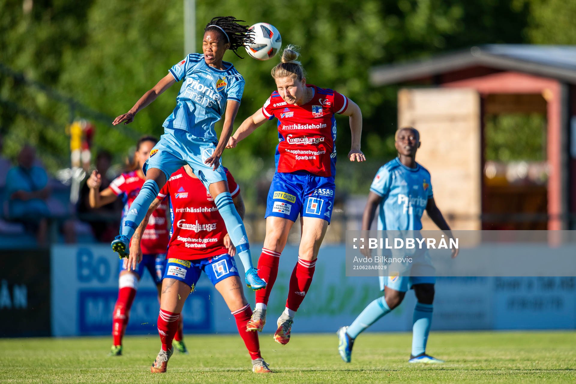 Vittsjös Mie Leth Jans och Djurgårdens Linda Maserame