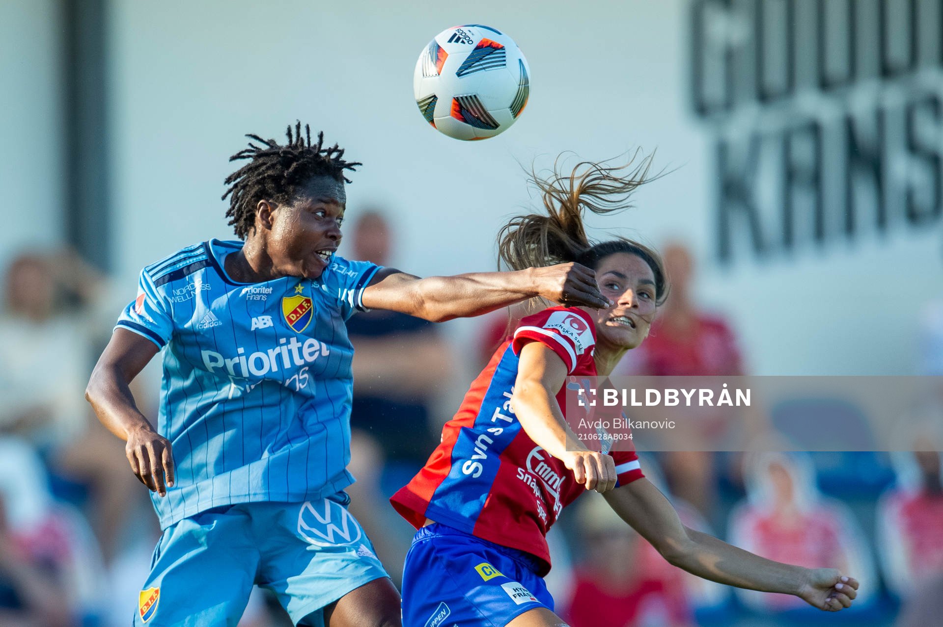 Vittsjös Elisabet Klinga och Djurgårdens Portia Boakye