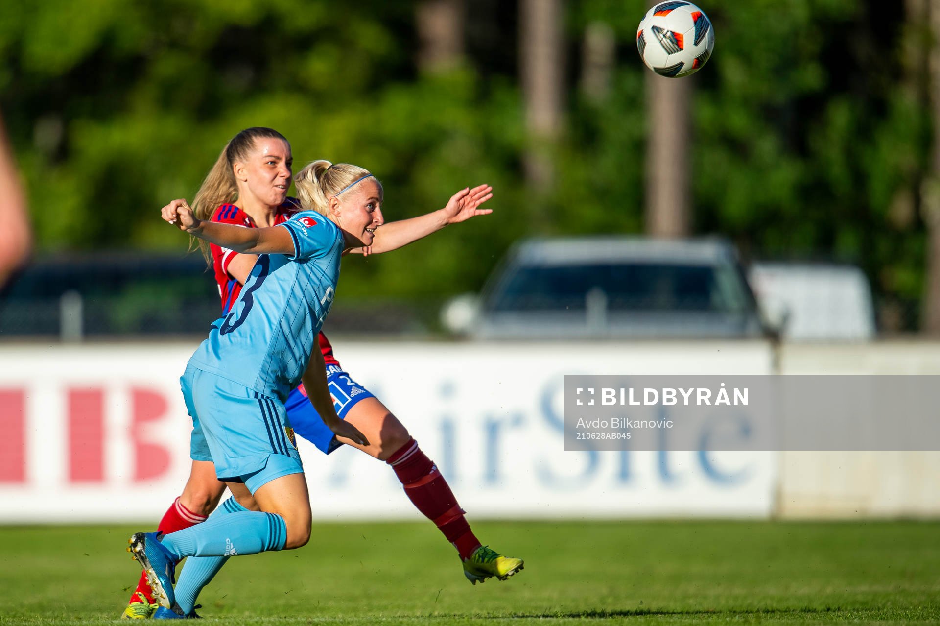 Vittsjös Ebba Hed och Djurgårdens Hanna Stokki