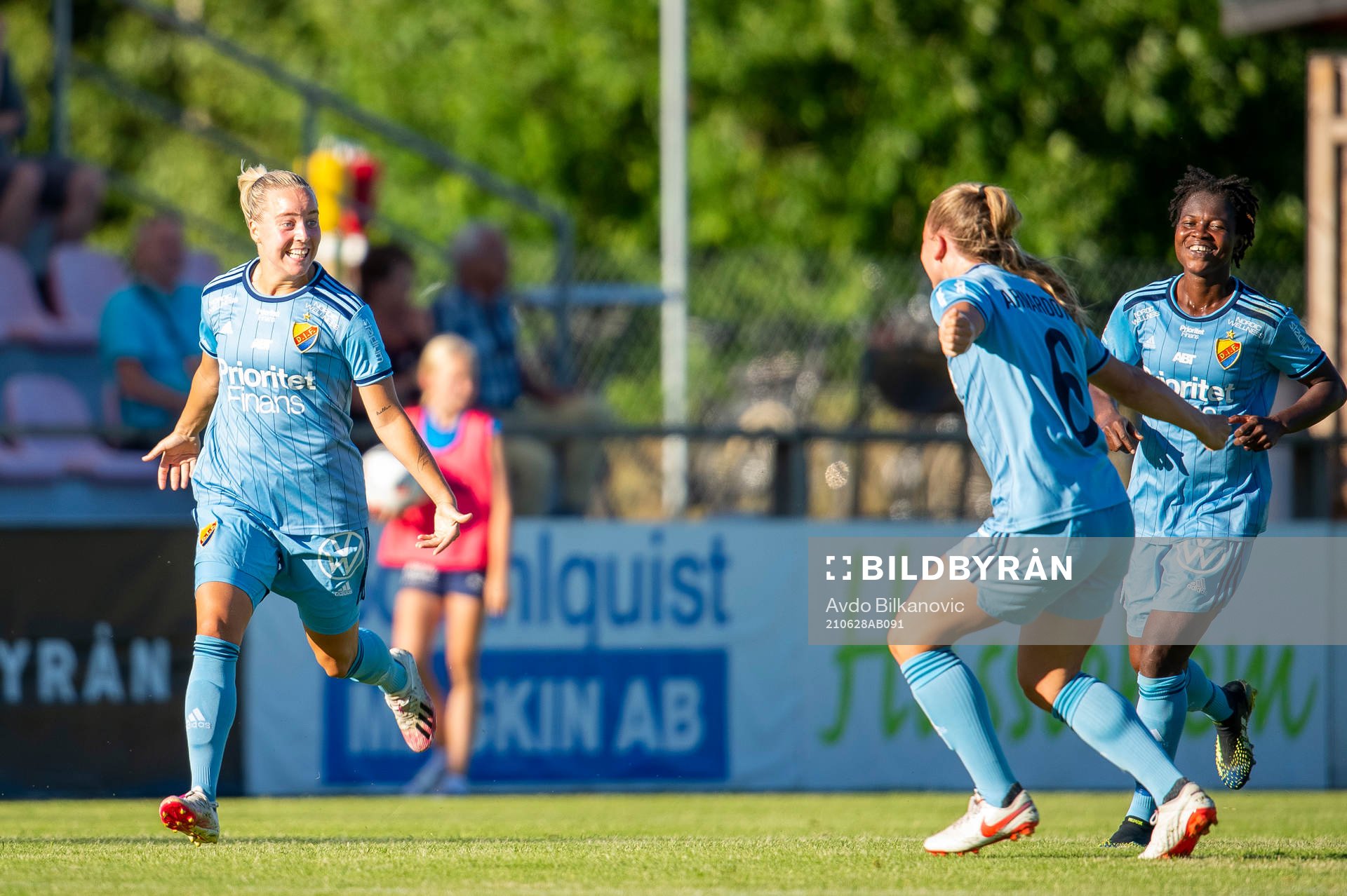 Djurgårdens Fanny Lång jublar