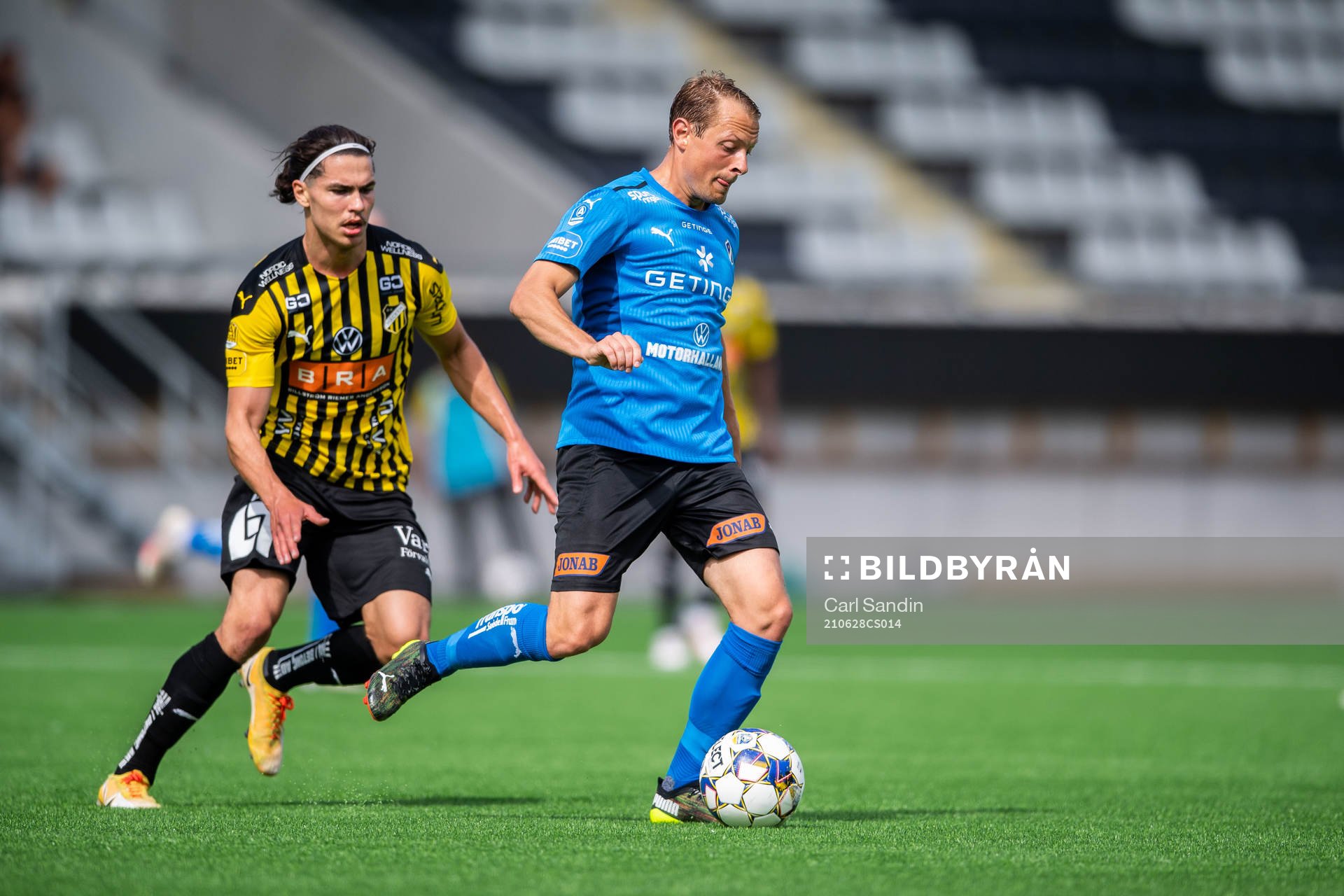 Häckens William Milovanovic och Halmstads Joel Allansson