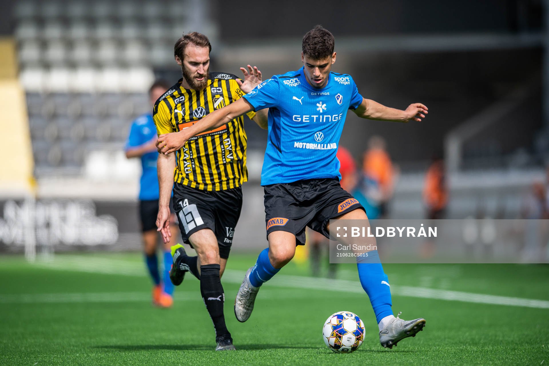 Häckens Oskar Sverrisson och Halmstads Edvin Kurtulus