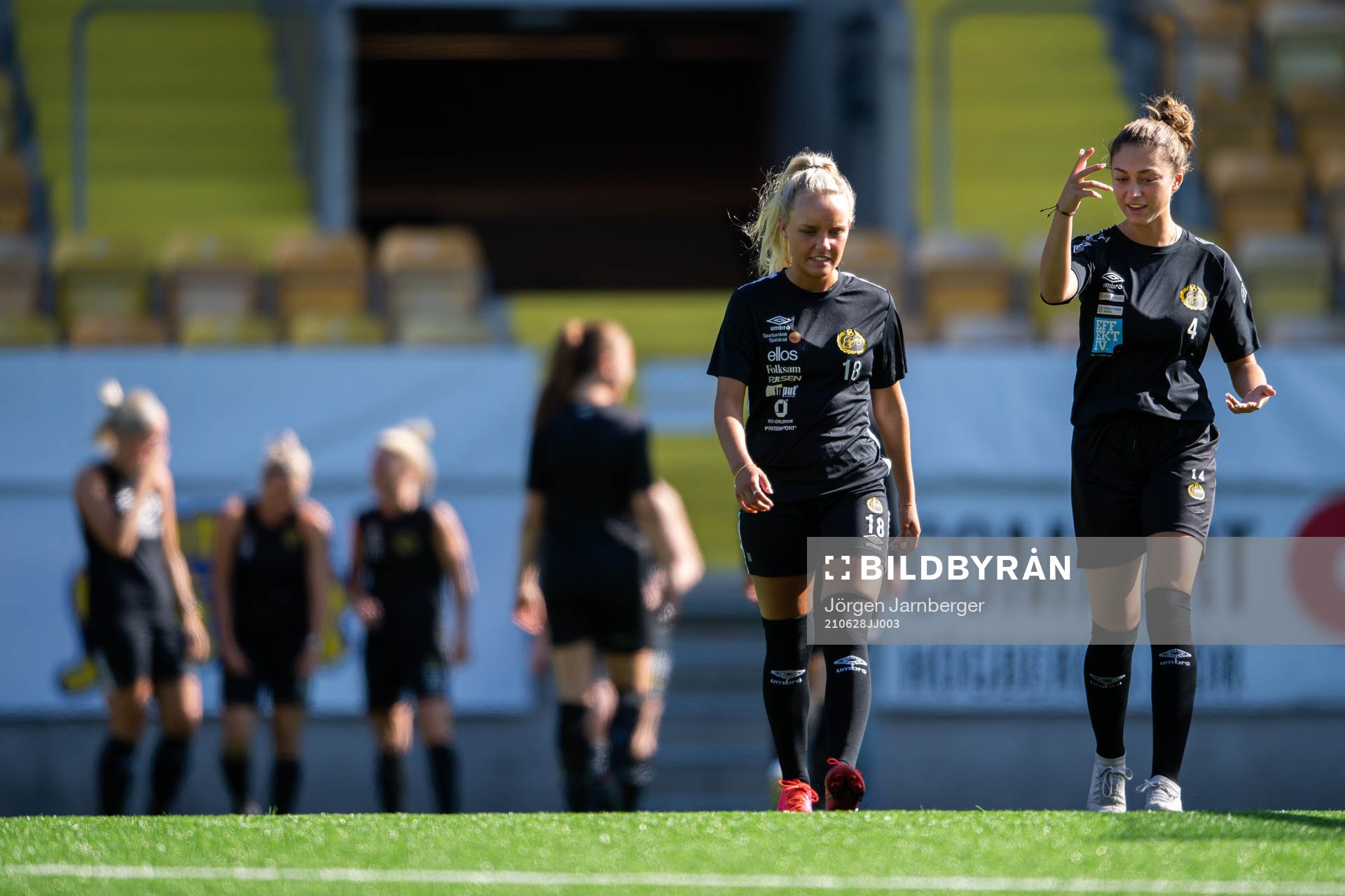 Moa Skoglund och Donika Shala