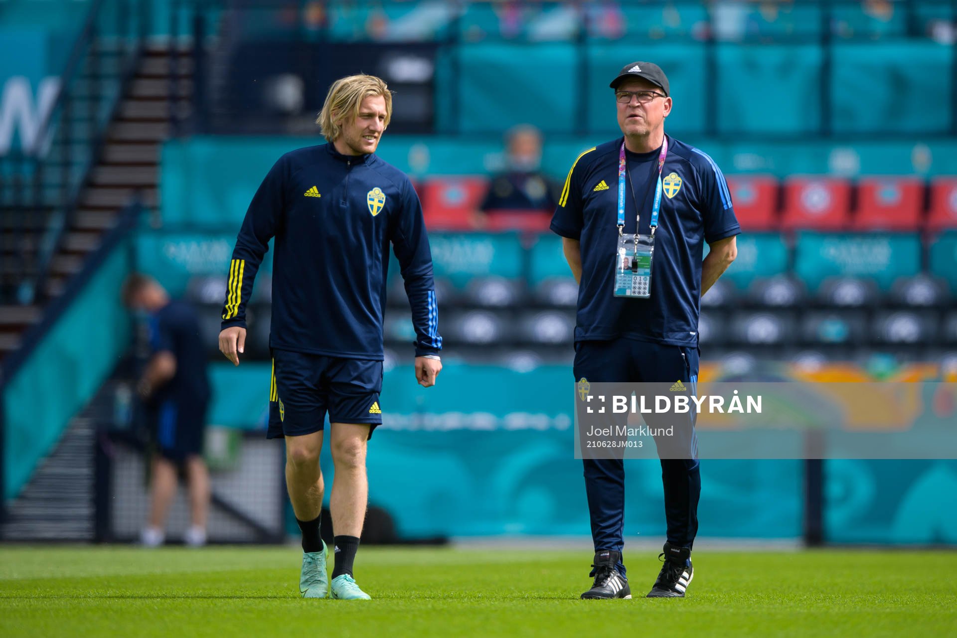 Emil Forsberg and head coach Janne Andersson of the Swedish