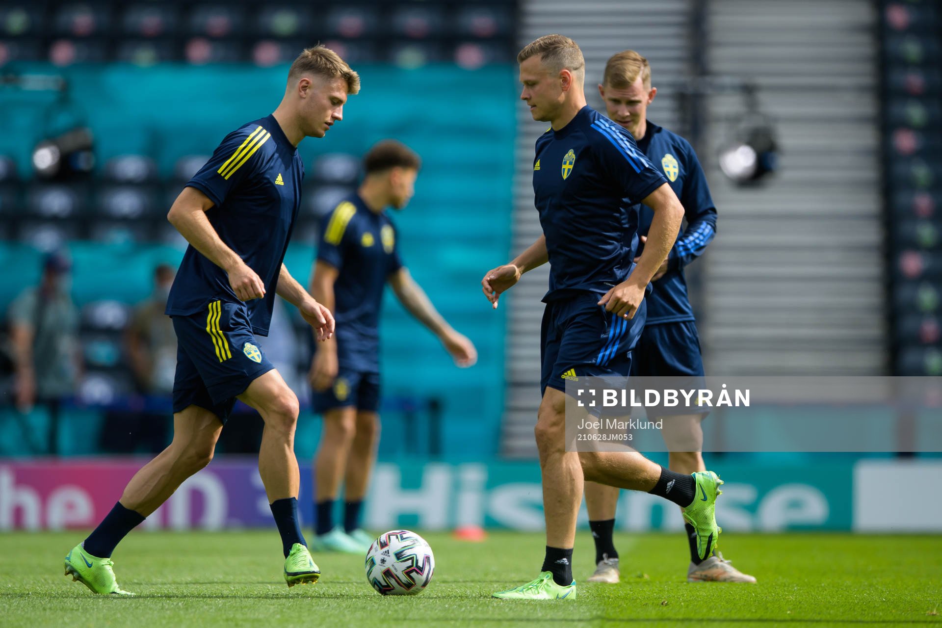 Mattias Svanberg and Viktor Claesson of the Swedish