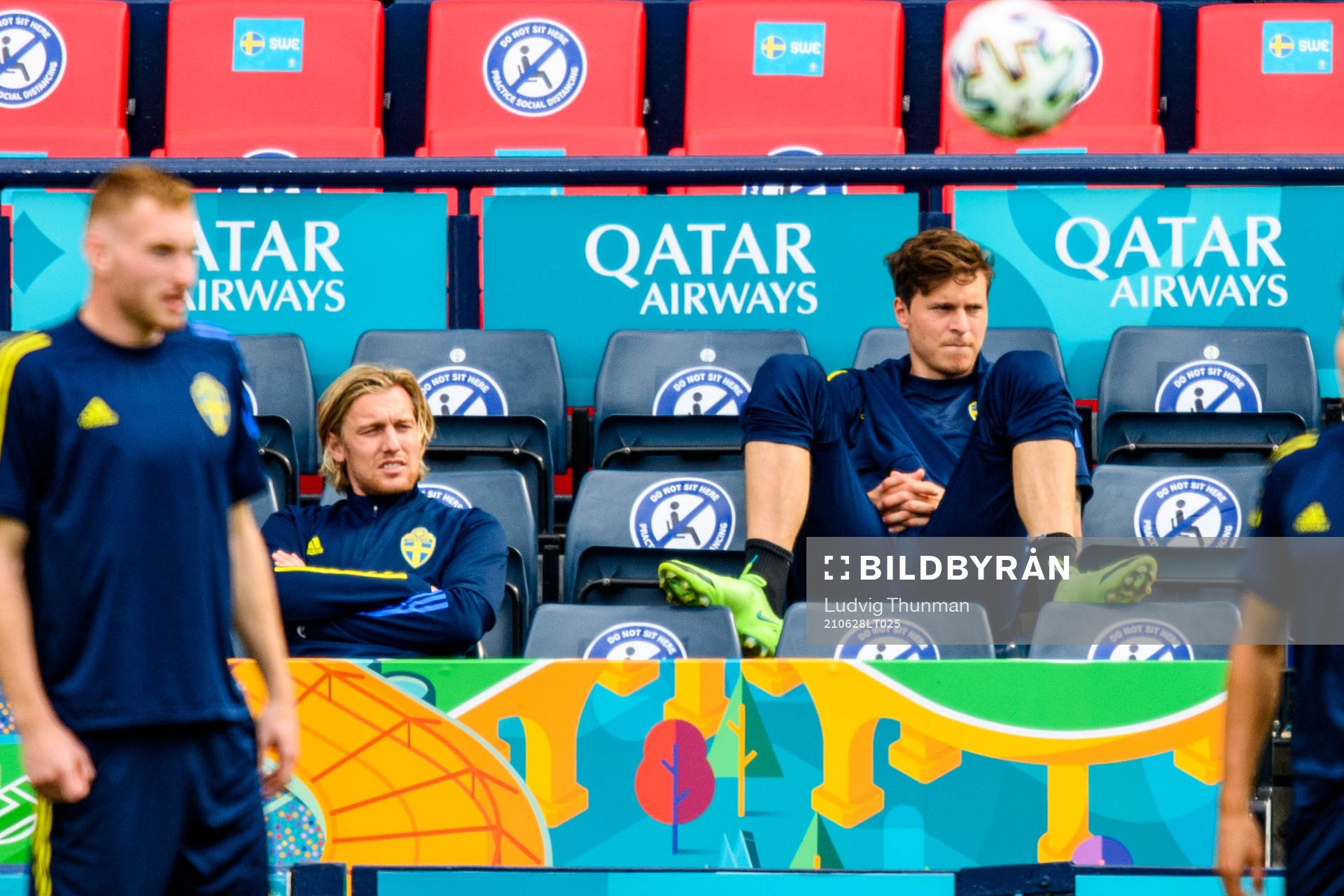Emil Forsberg and Victor Nilsson Lindelöf of the Swedish