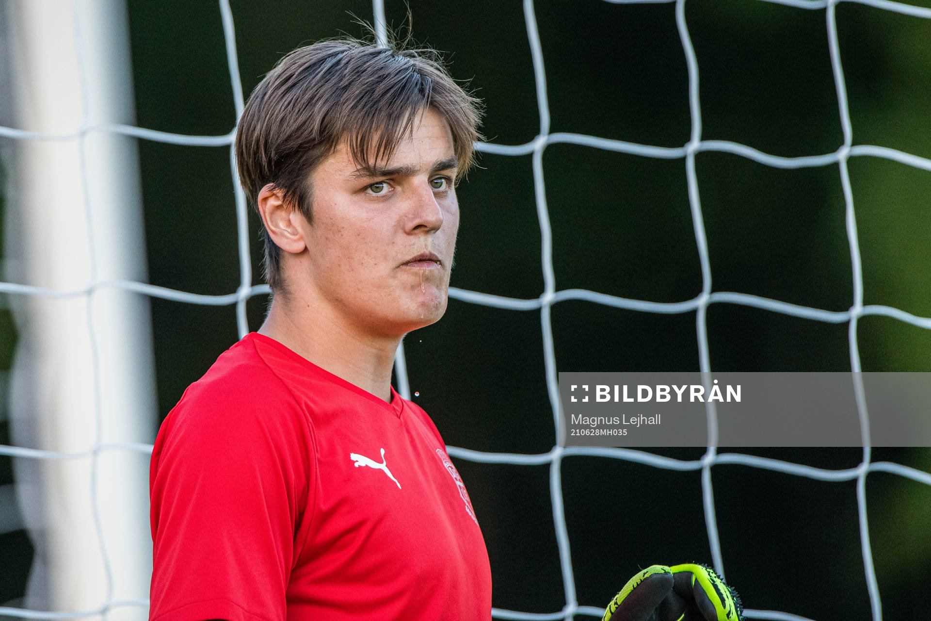 Sölvesborgs målvakt Anton Kjelsson under fotbollsmatchen i Division 2 Södra Götaland mellan Sölvesborg och Karlshamn den 28 juni 2021 i Sölvesborg.