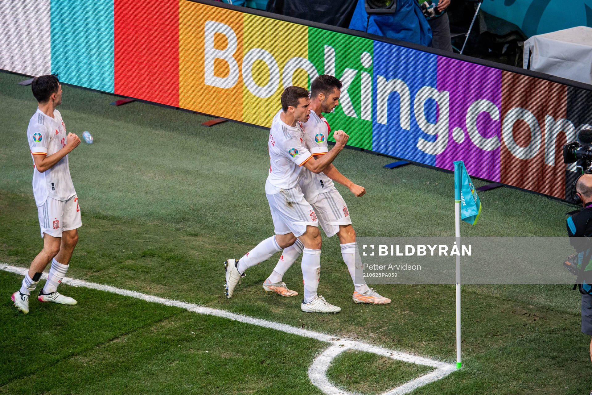 Cesar Azpilicueta and Pablo Sarabia of Spain celebrates 1-1