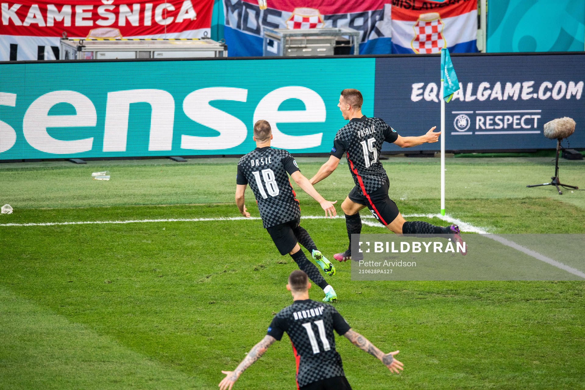 Mario Pasalic  of Croatia celebrates scoring 3-3