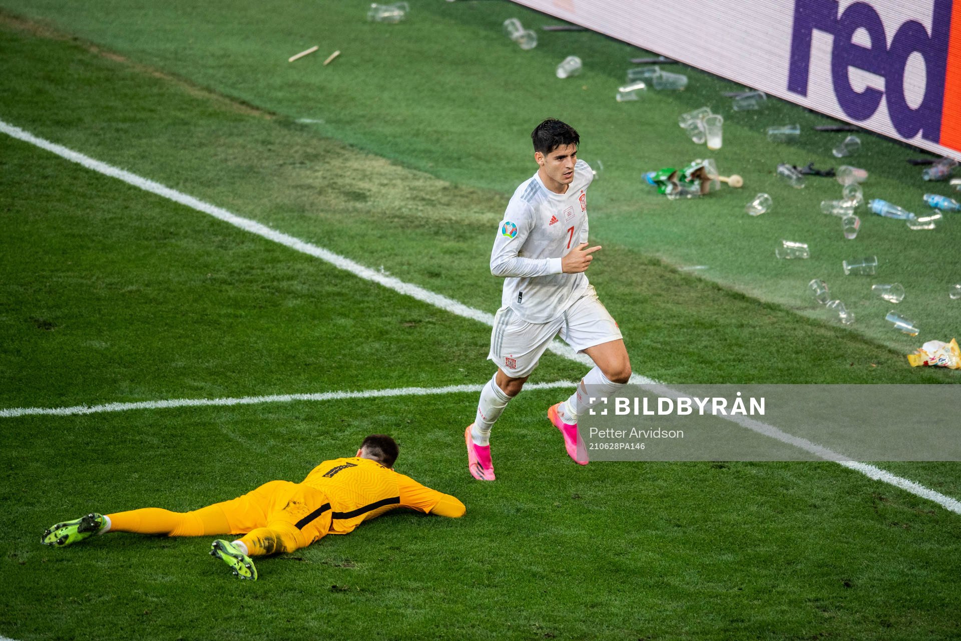 Alvaro Morata of Spain celebrates and goalkeeper Dominik