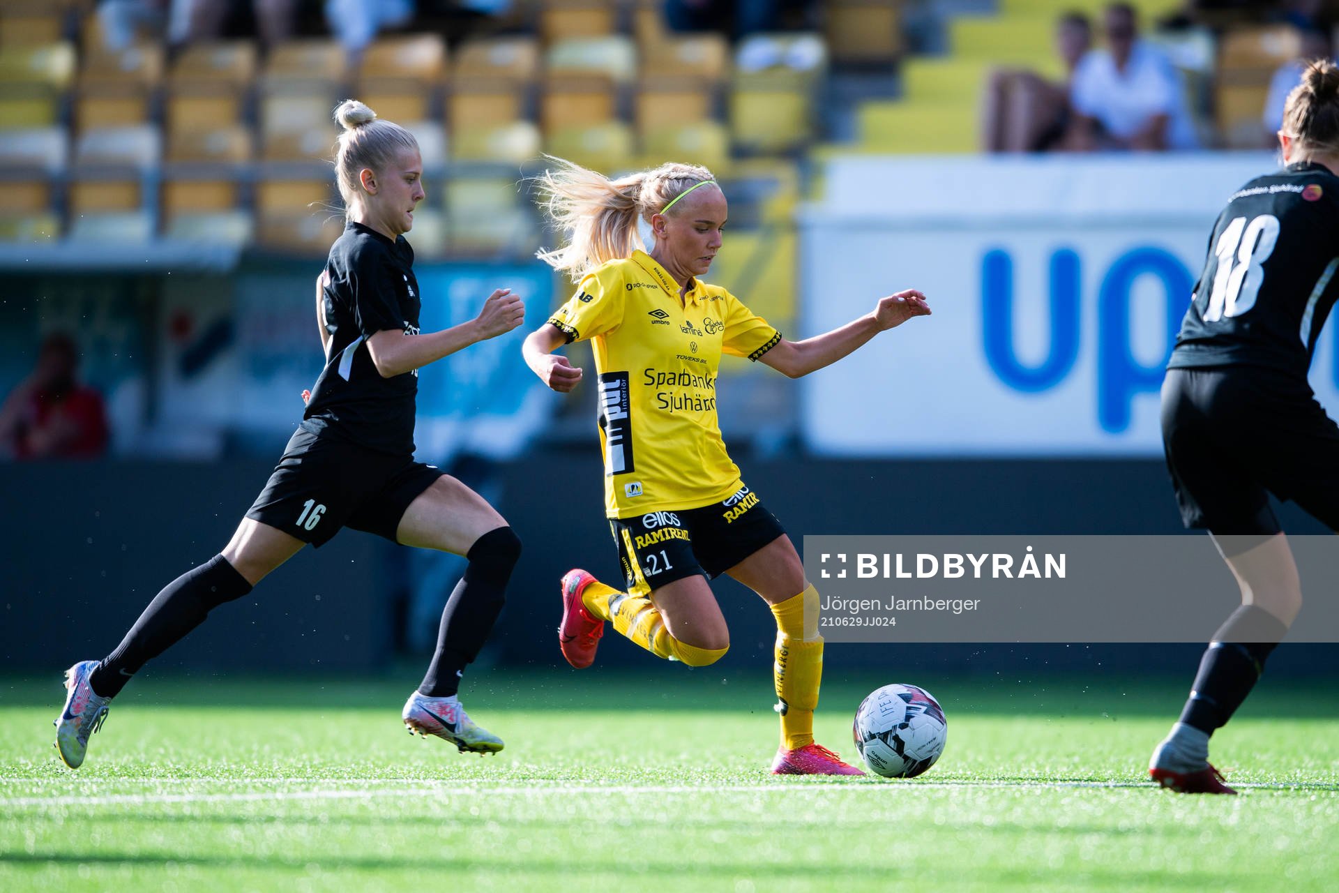 Brämhults Johanna Wikander och Elfsborgs Tea Skoglund