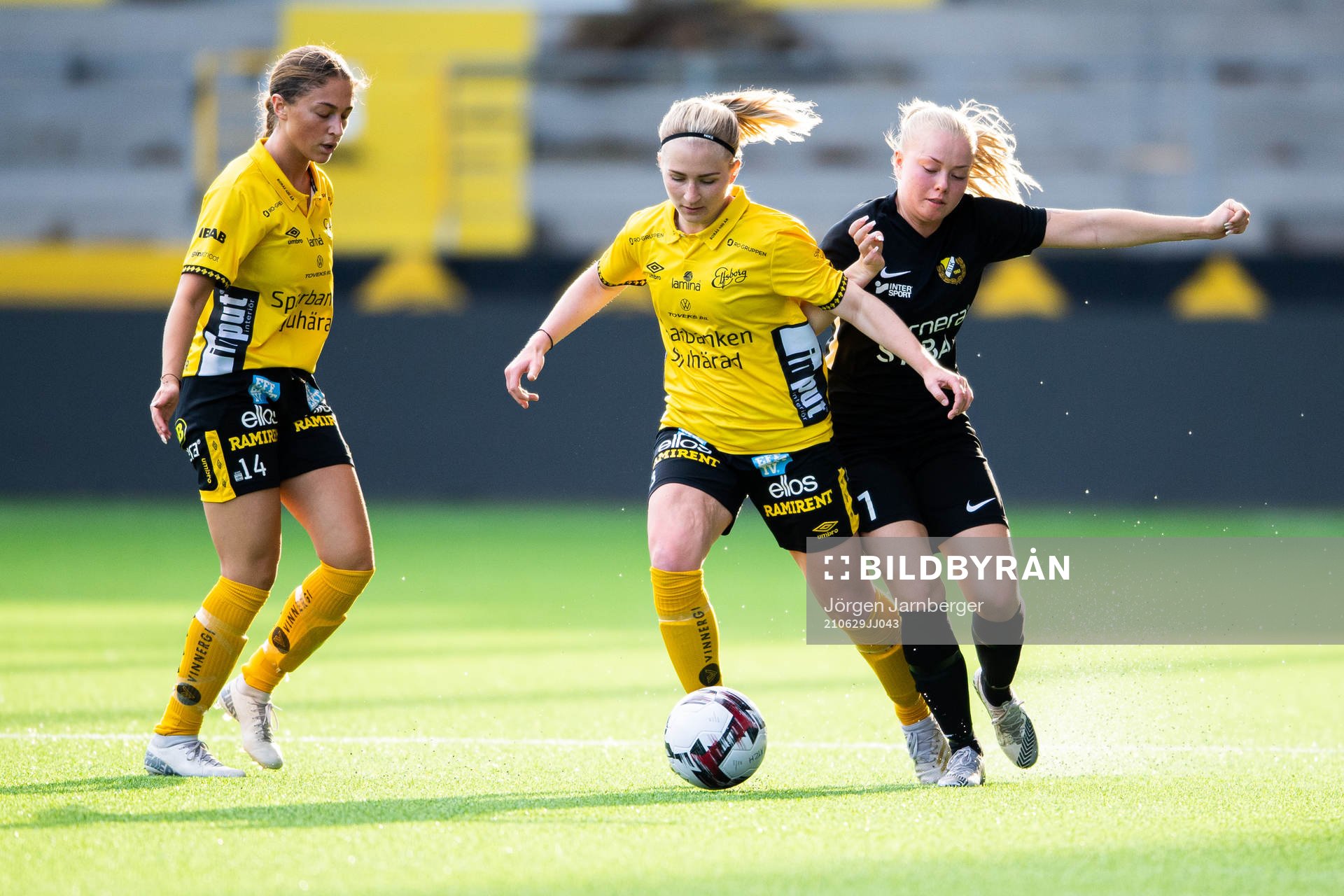 Elfsborgs Donika Shala och Fanny Johansson