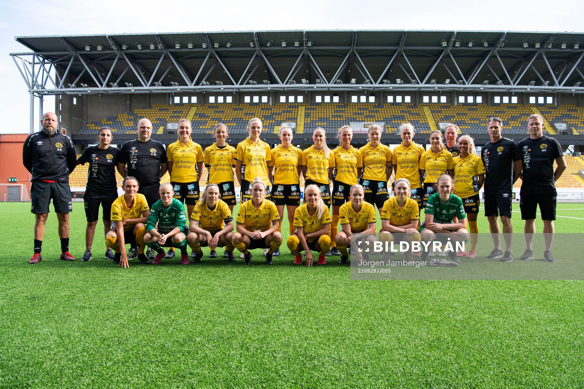 Elfsborgs trupp till seriepremiären med bakre raden från