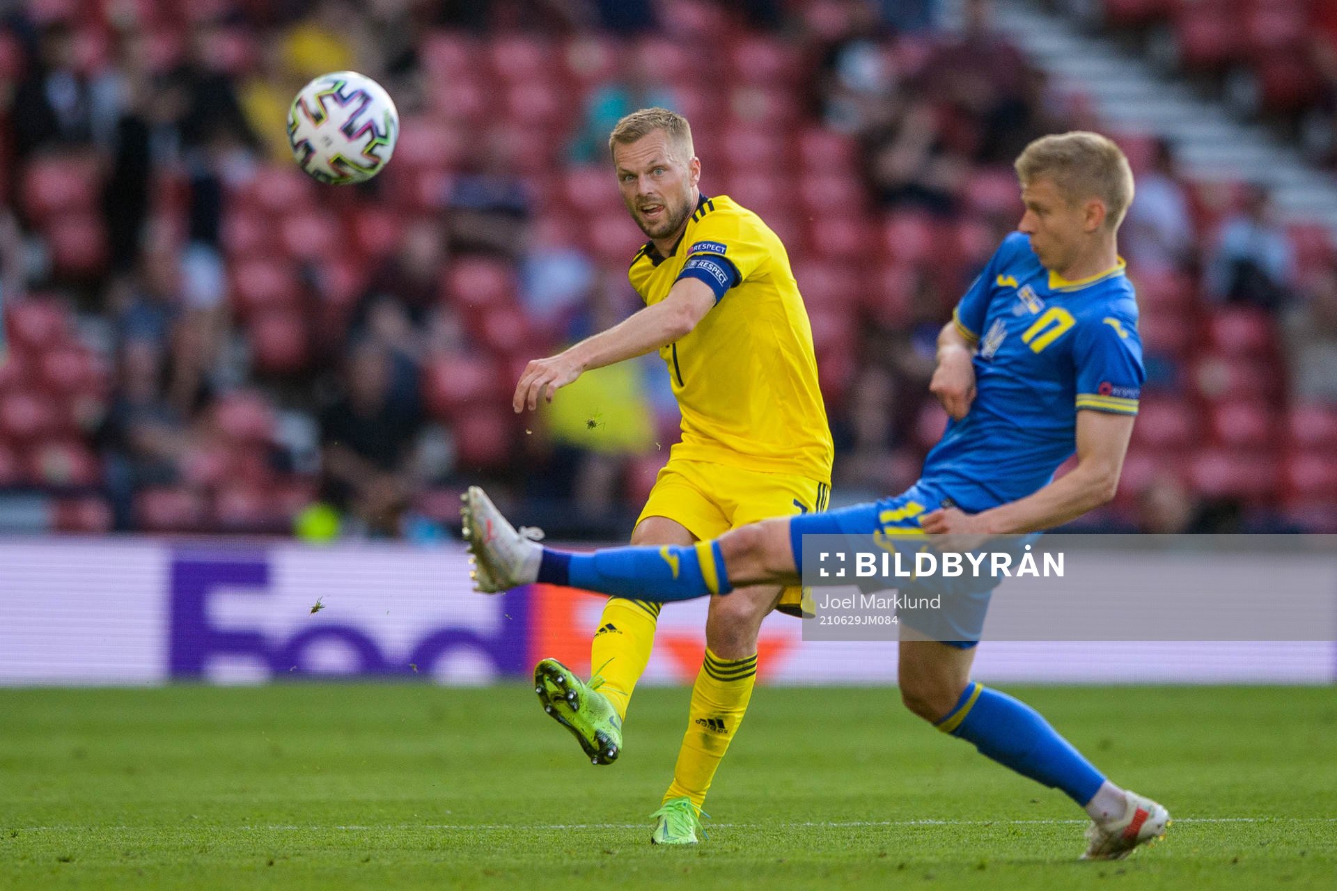 Sebastian Larsson of Sweden and Oleksandr Zinchenko of