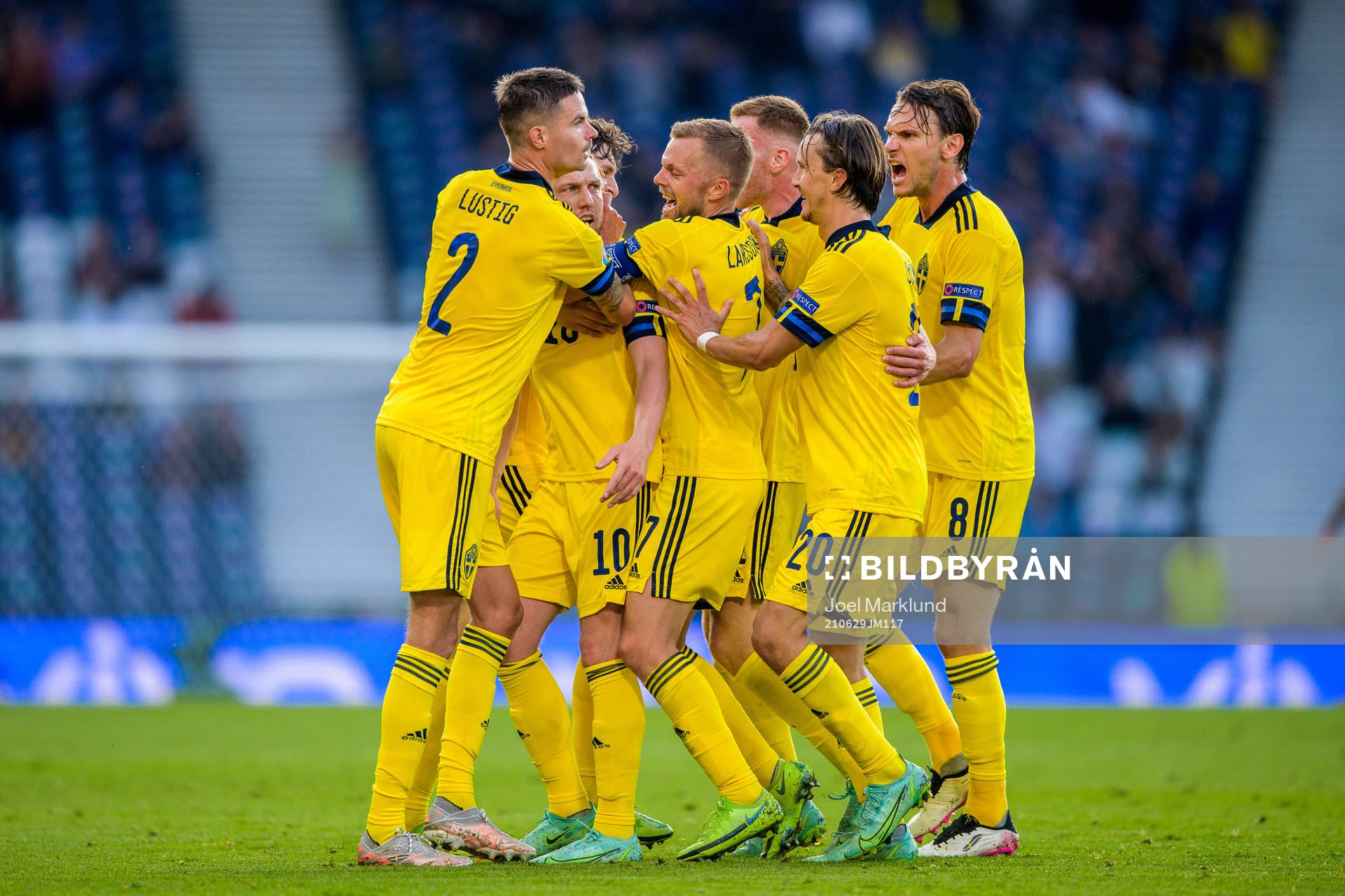 Mikael Lustig, Emil Forsberg, Sebastian Larsson and