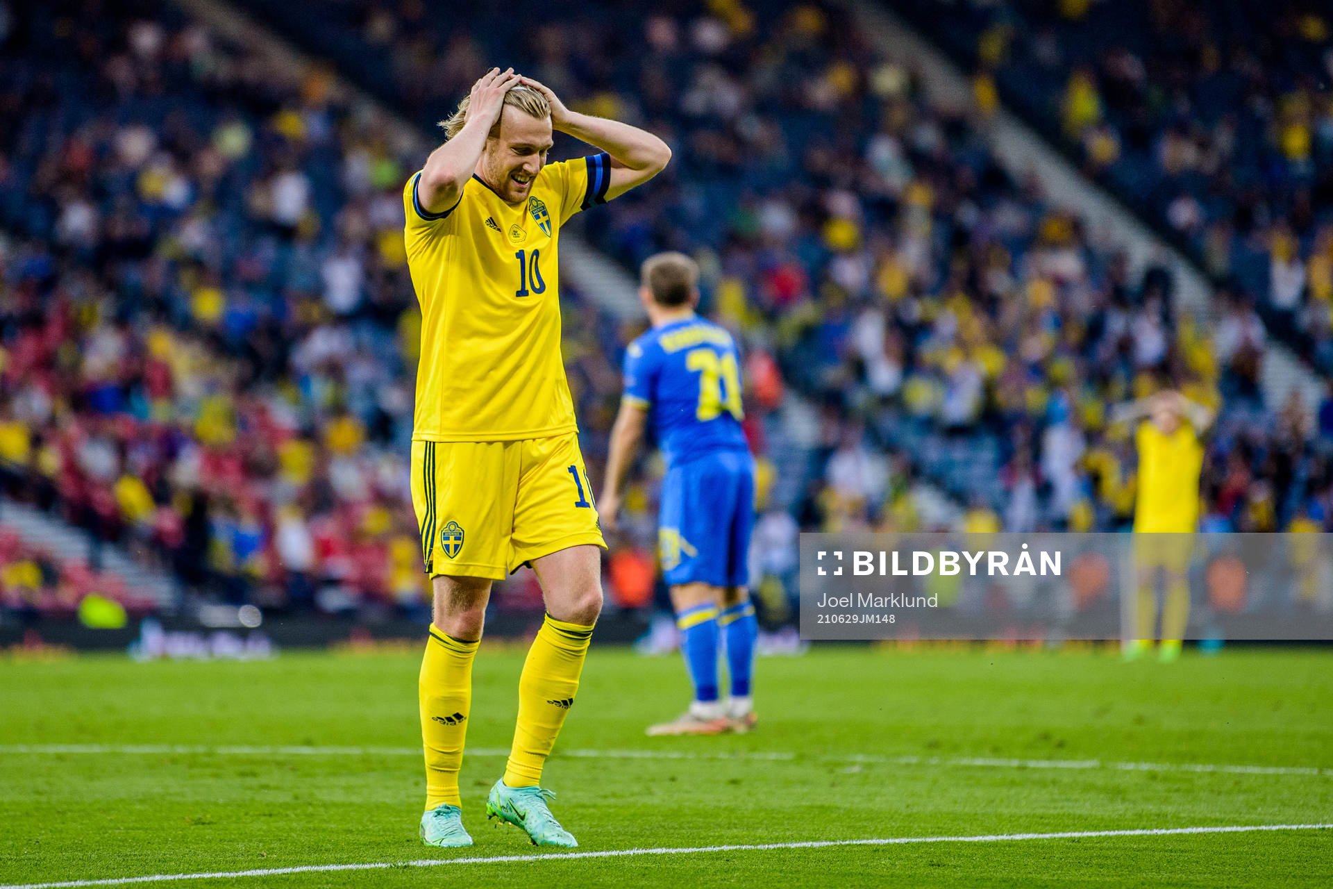 Emil Forsberg of Sweden looks dejected