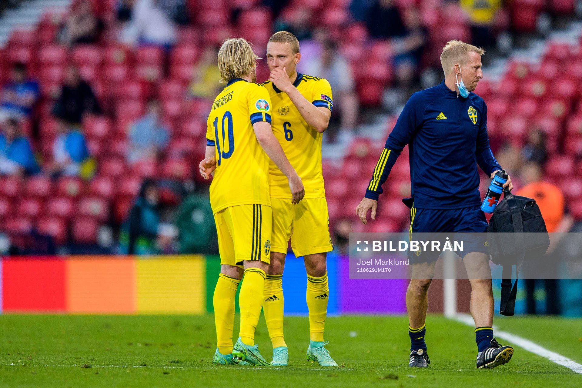 Emil Forsberg and Ludwig Augustinsson of Sweden