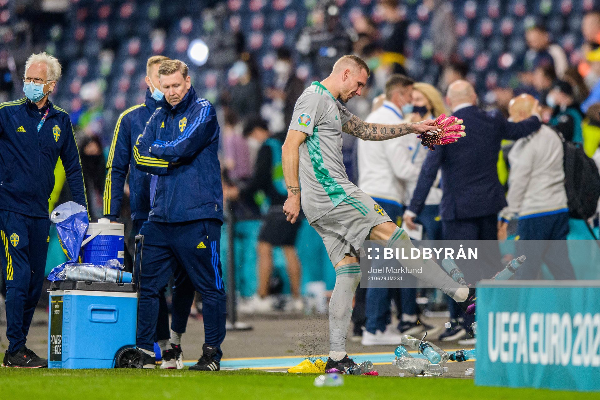 goalkeeper Robin Olsen of Sweden reacts