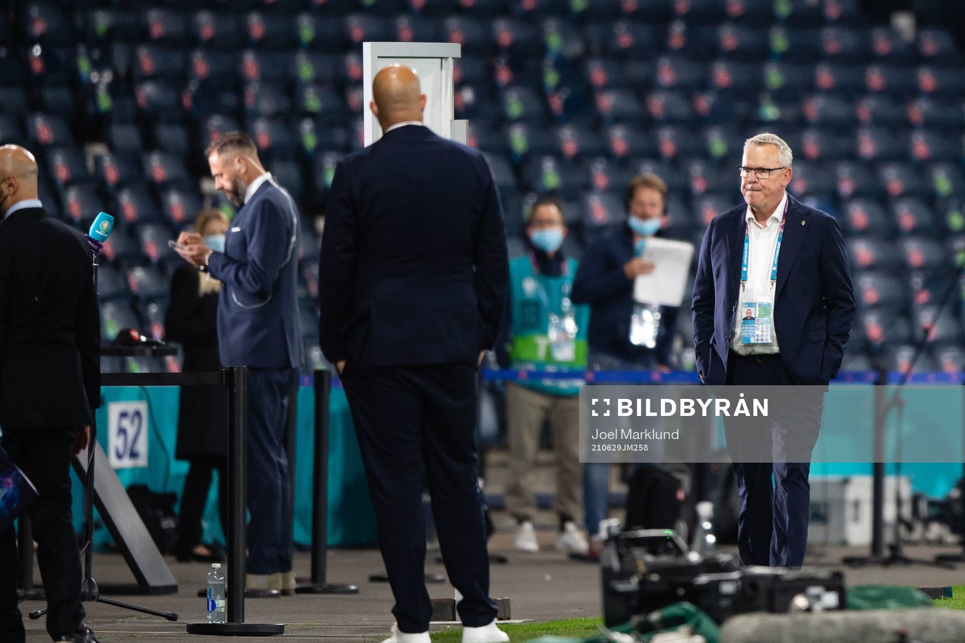 Head coach Janne Andersson of Sweden looks dejected