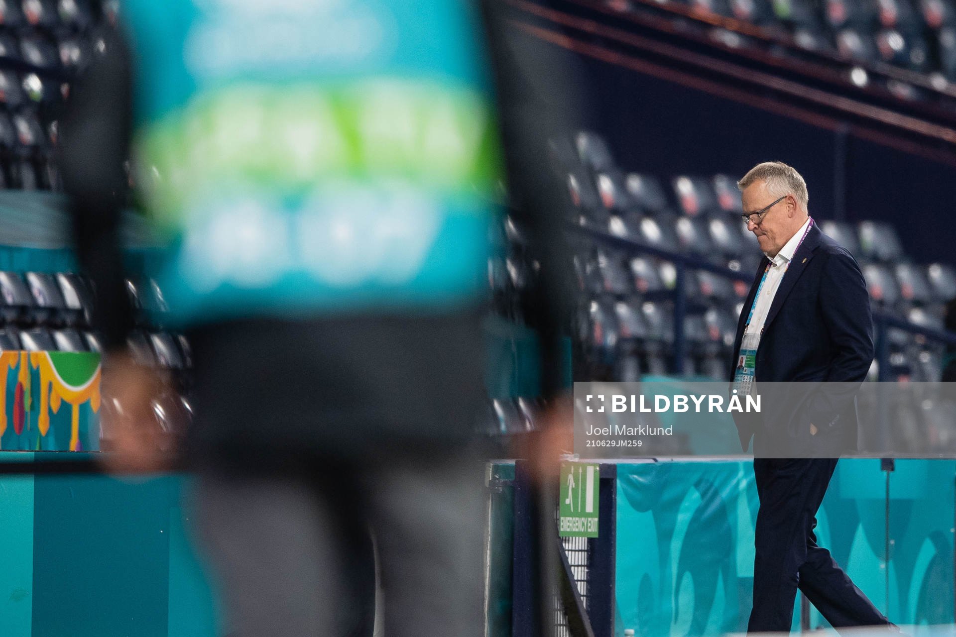 Head coach Janne Andersson of Sweden looks dejected