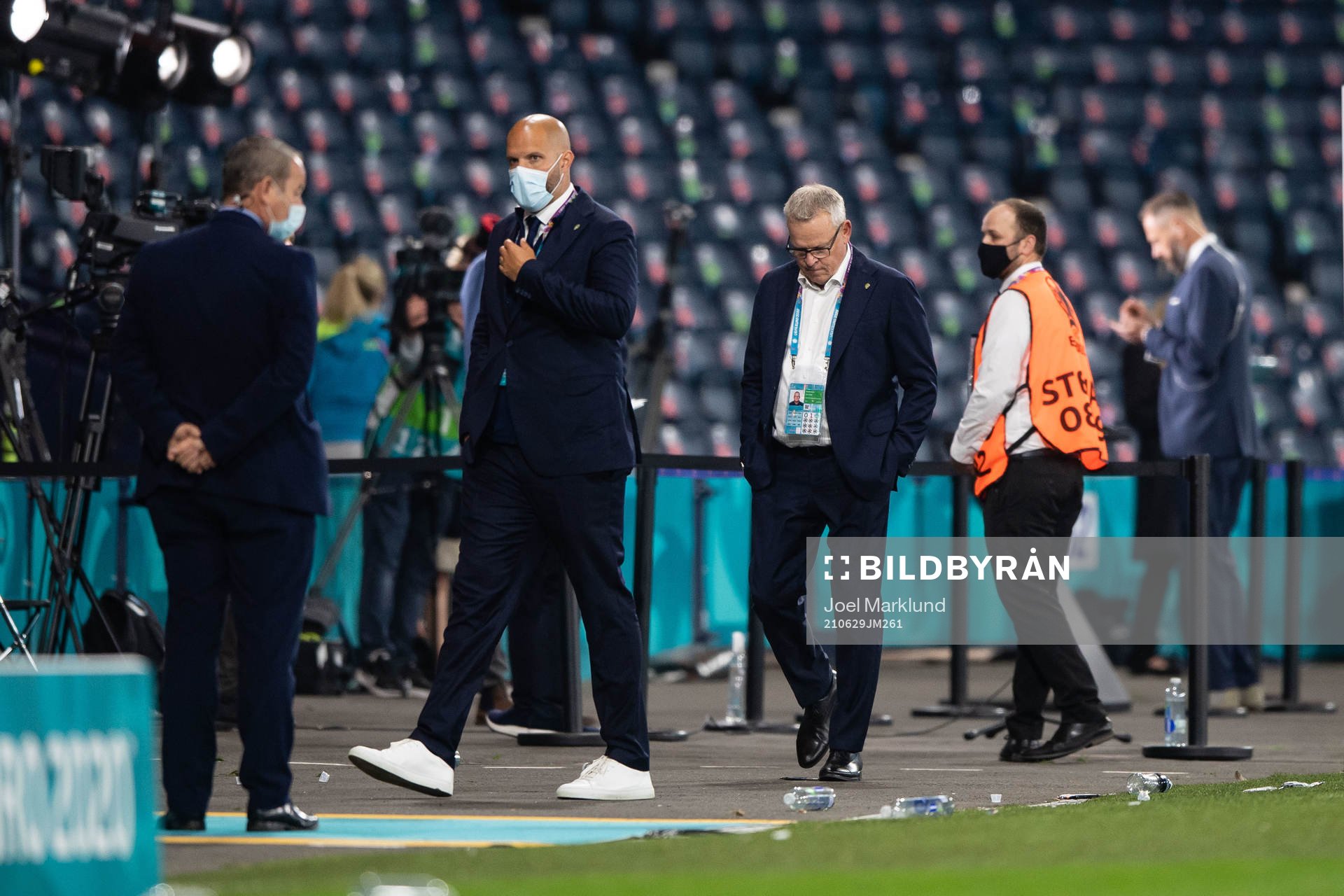 Head coach Janne Andersson of Sweden looks dejected