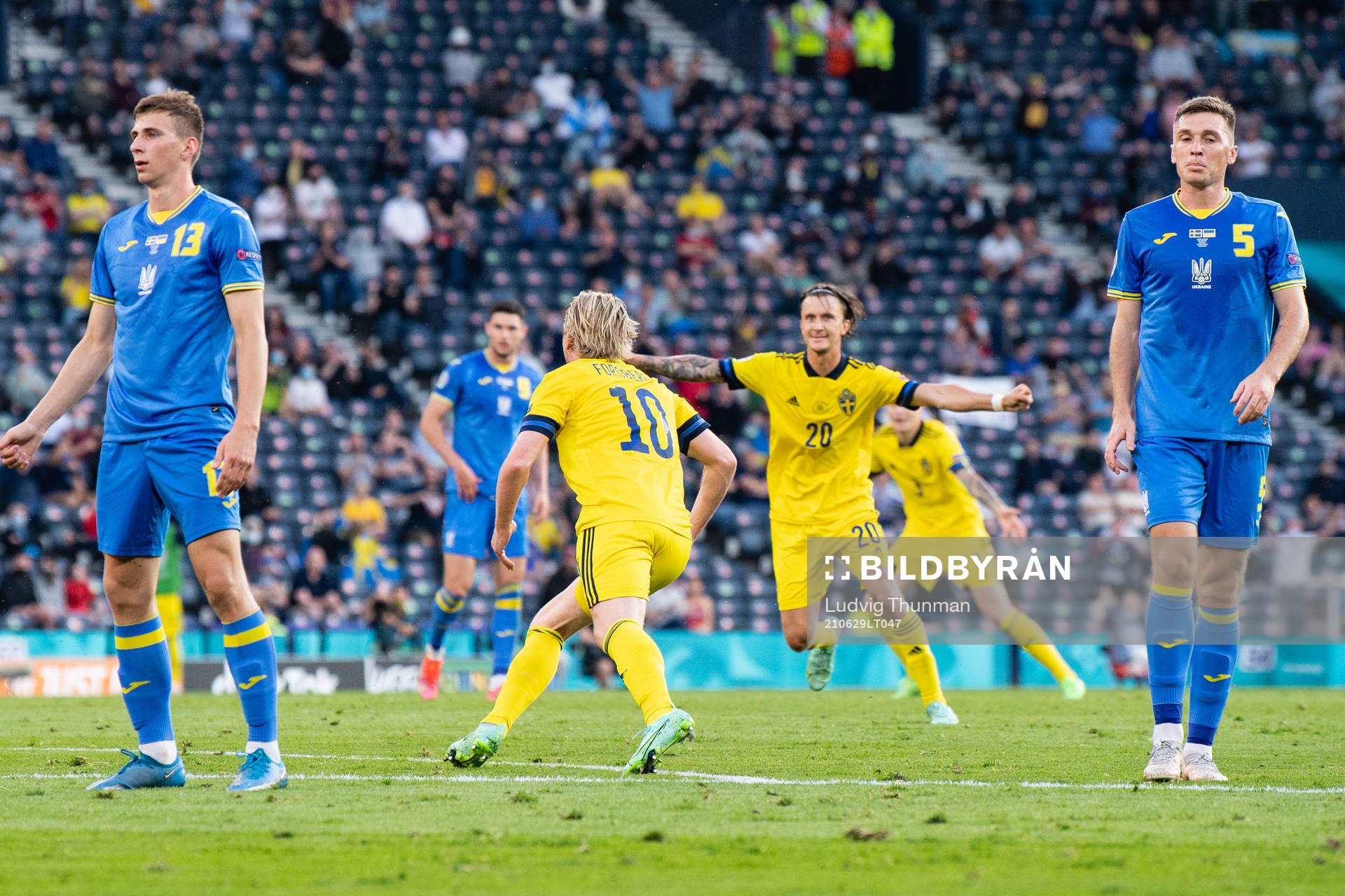 Emil Forsberg and Kristoffer Olsson of Sweden celebrates 1-1