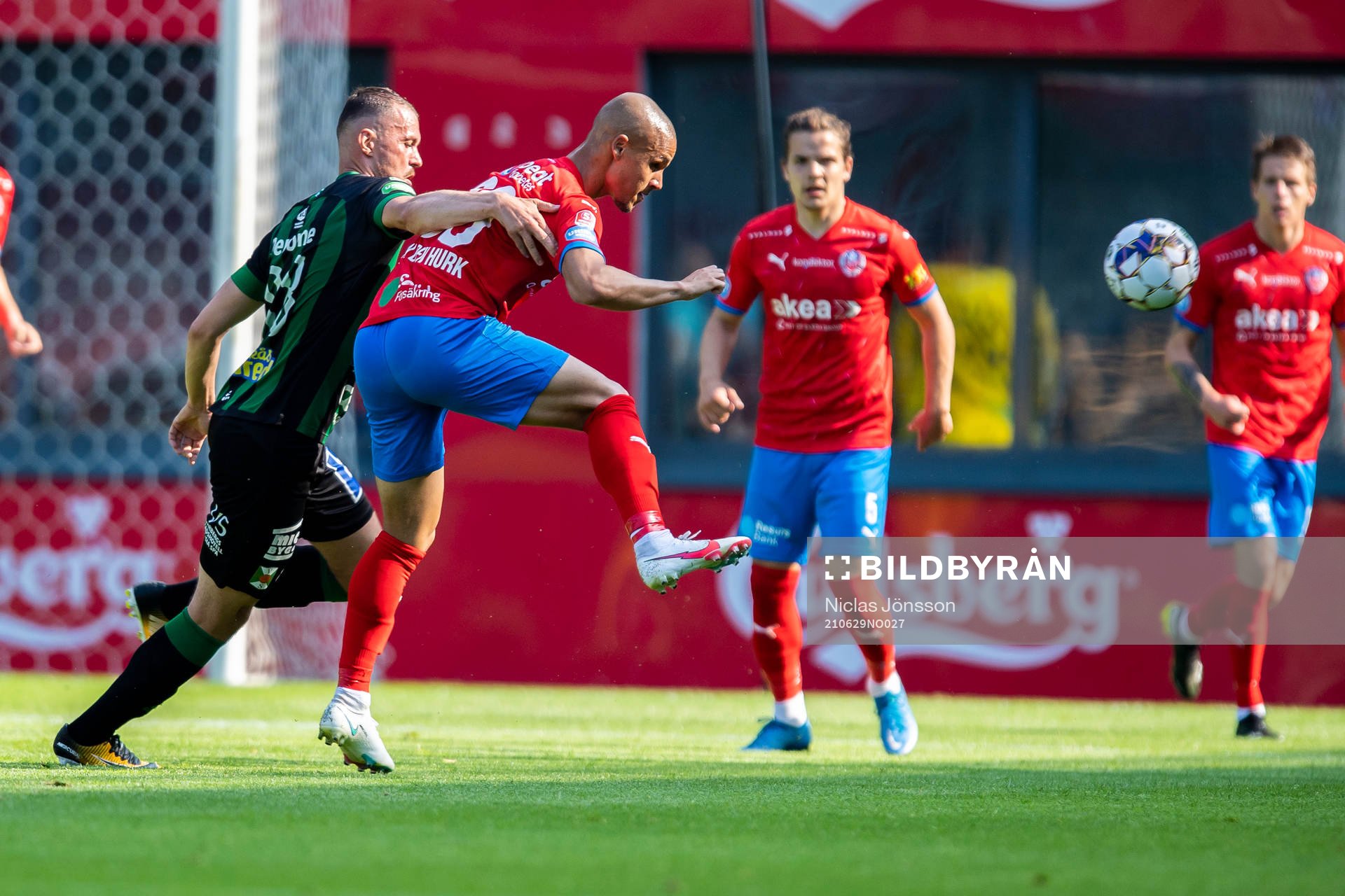 Varbergs Albert Ejupi och Helsingborgs Anthony van