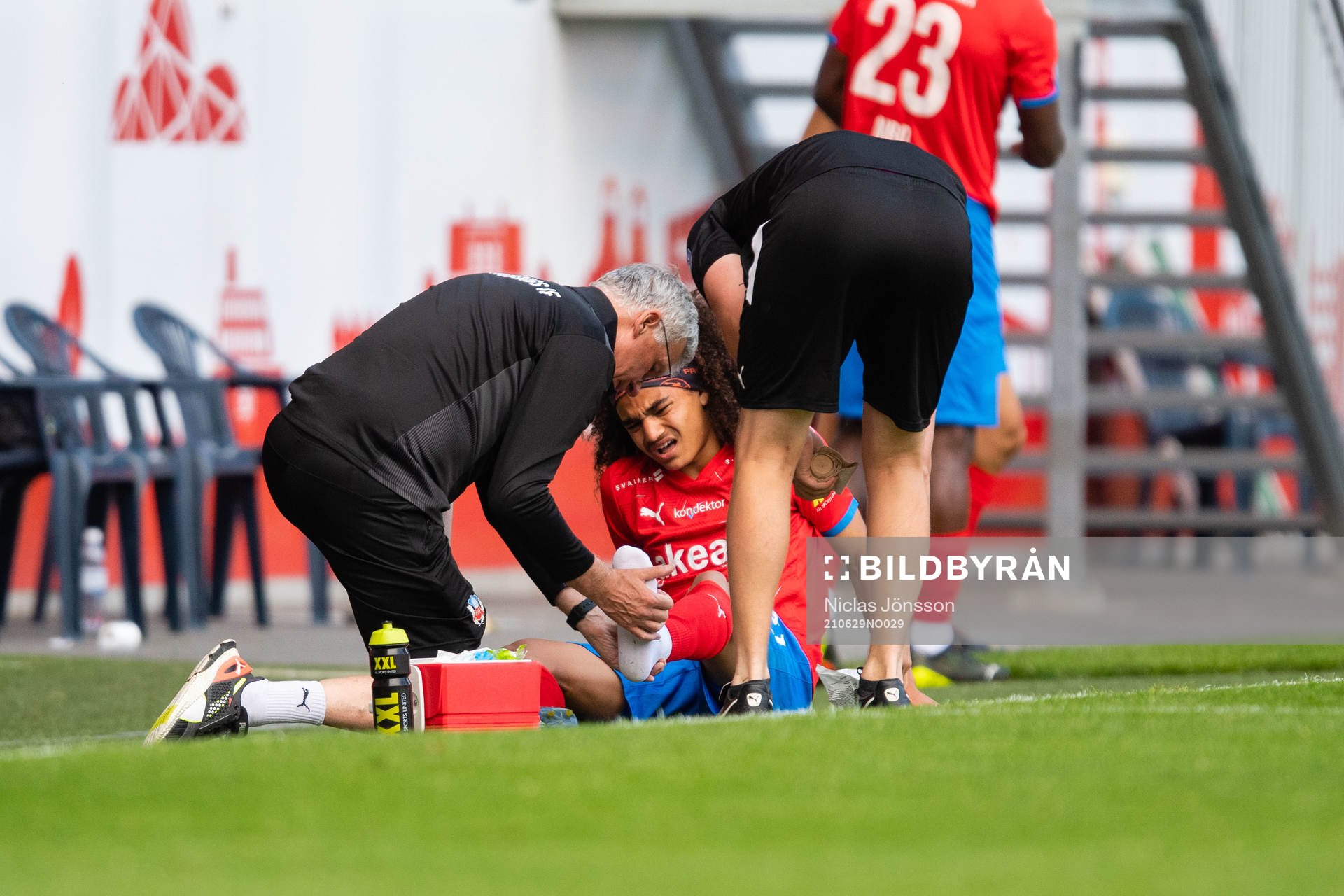 Helsingborgs Adam Kaied får behandling