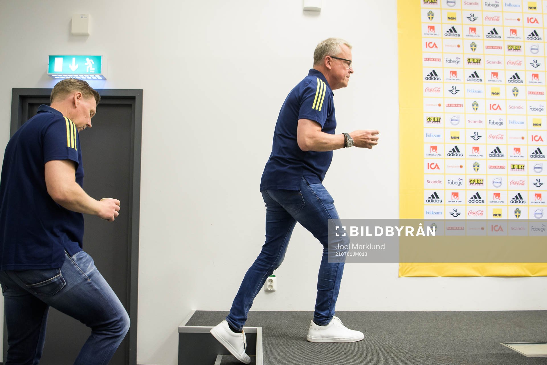 Assistant coach Peter Wettergren and head coach Janne