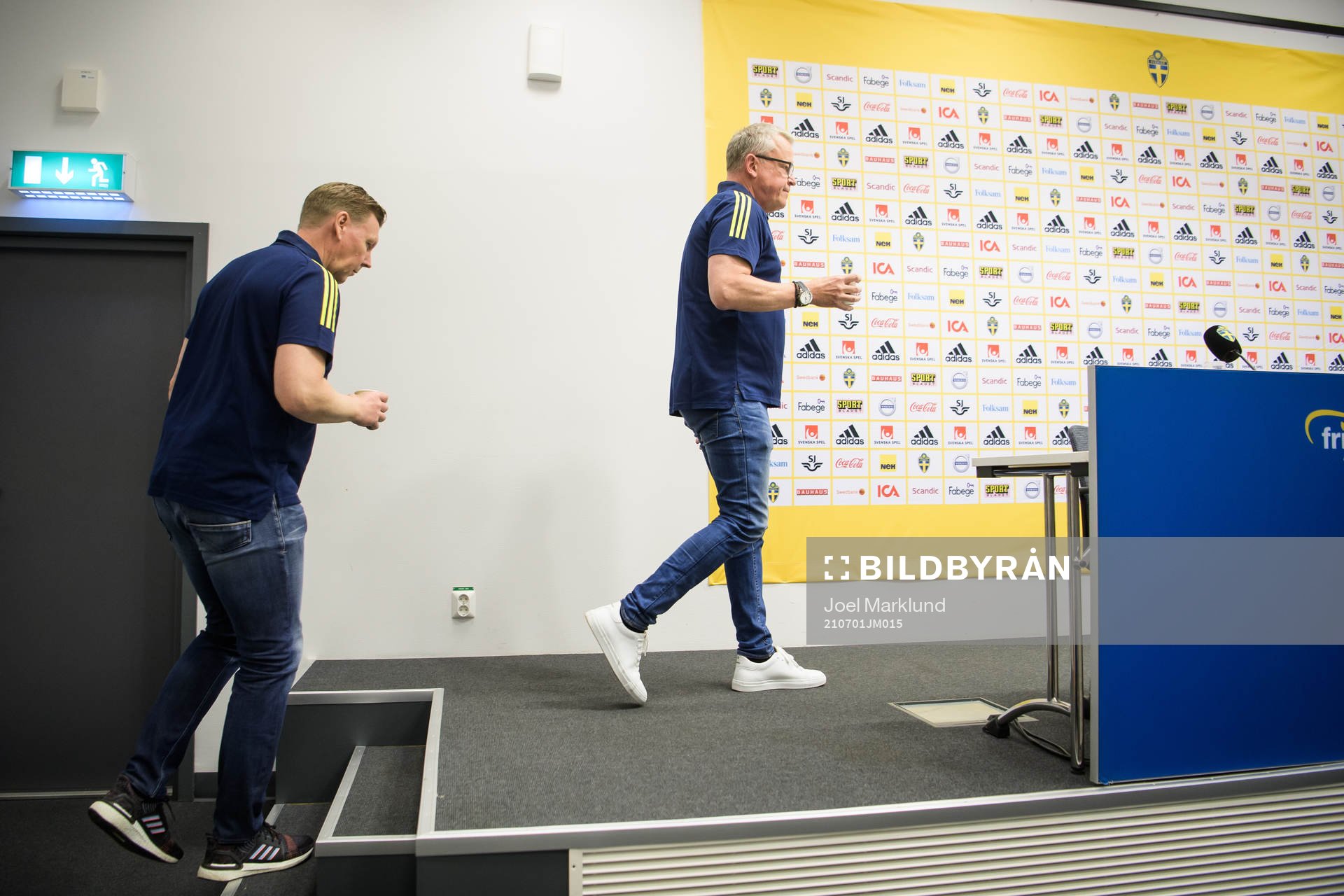 Assistant coach Peter Wettergren and head coach Janne