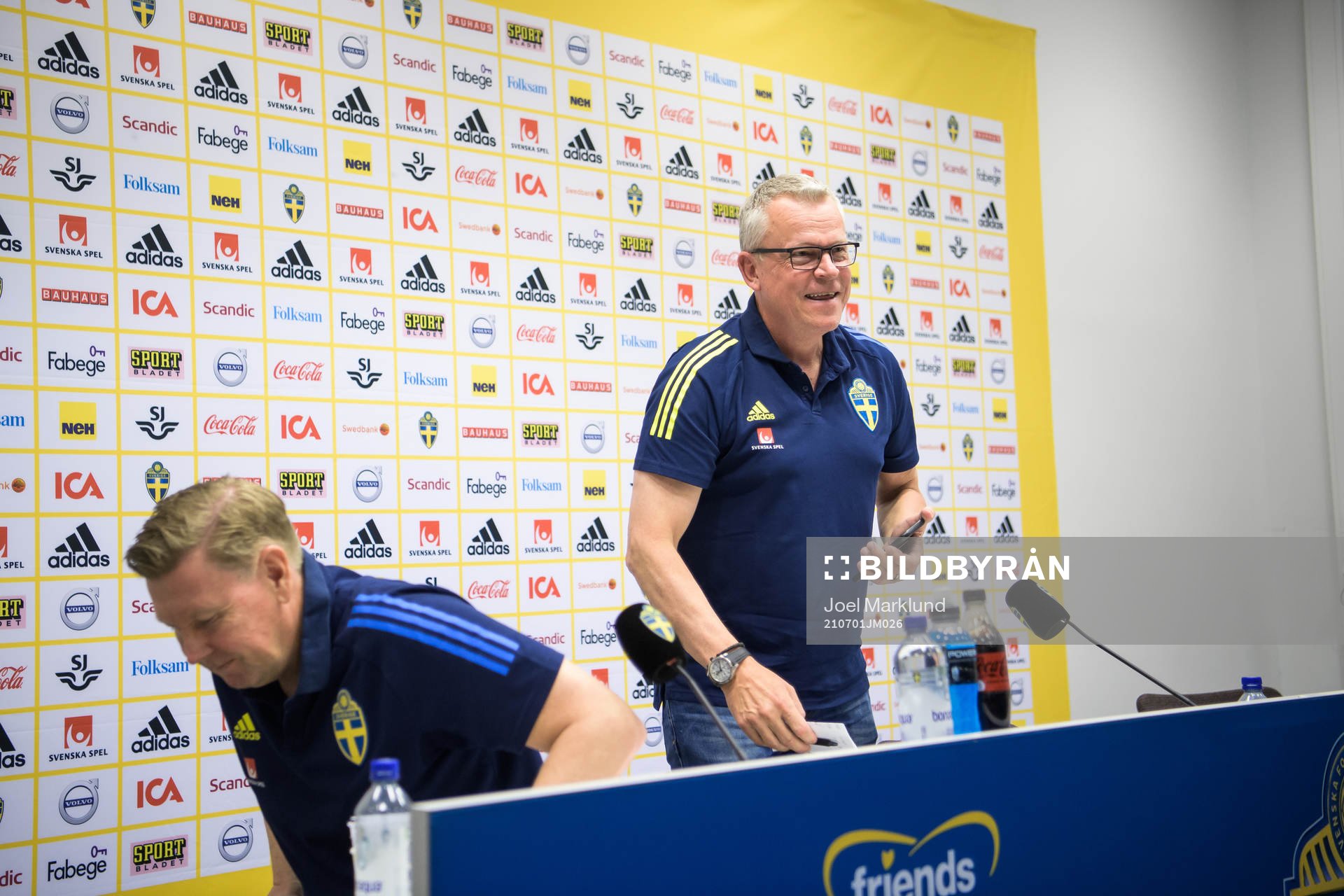 Assistant coach Peter Wettergren and head coach Janne
