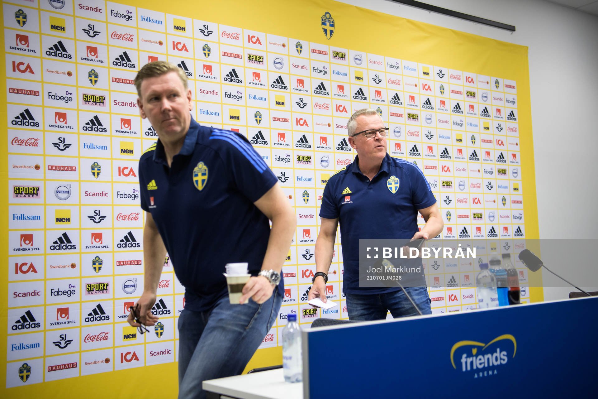 Assistant coach Peter Wettergren and head coach Janne
