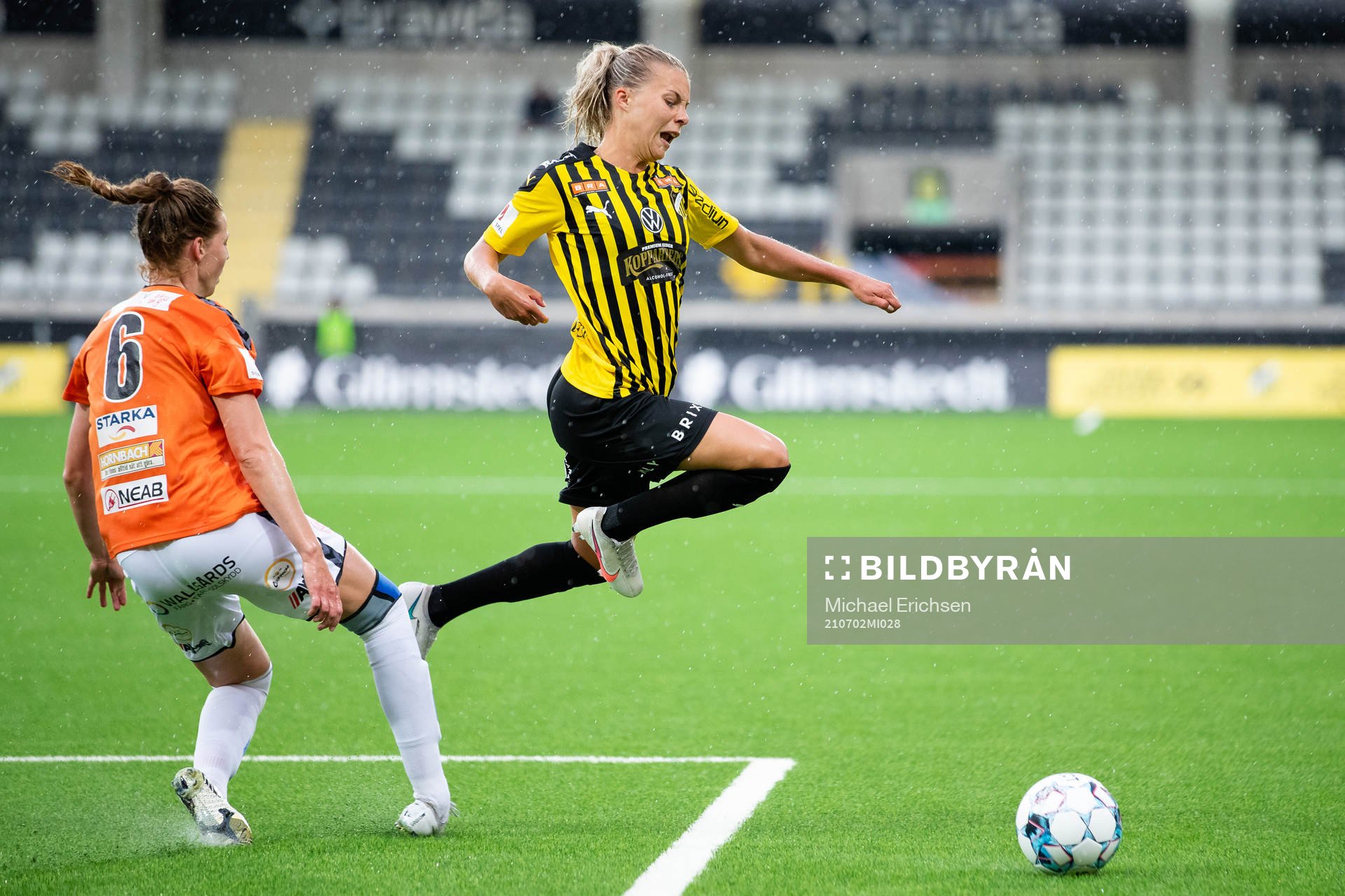 Kristianstads Amanda Edgren och Häckens Lotta Ökvist